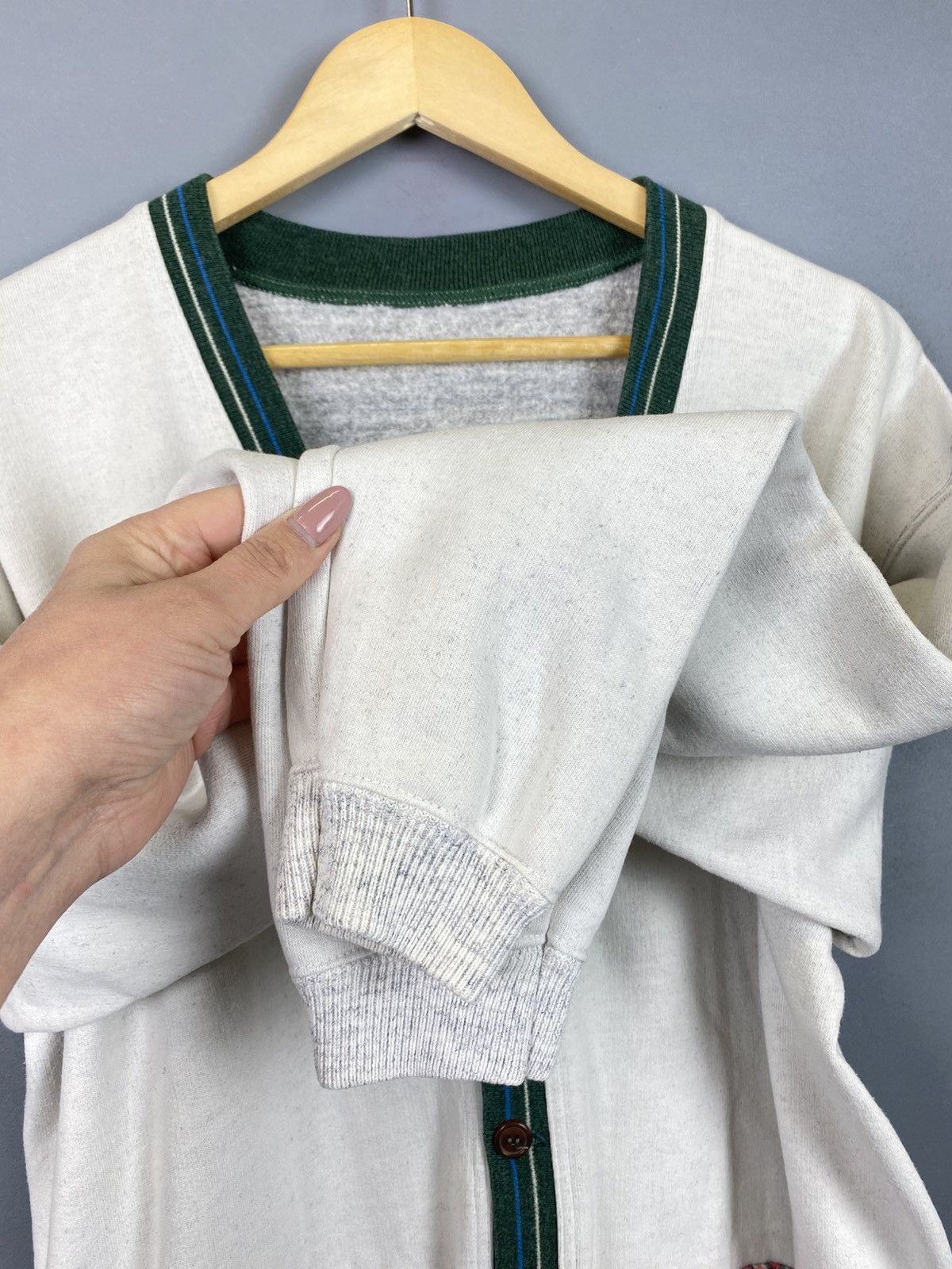 Levi's Vintage 80’s Levi’s Cardigan V-Neck Men’s Size S White Top Size US S / EU 44-46 / 1 - 5 Thumbnail