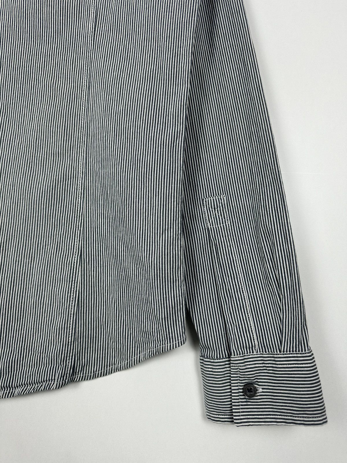 Calvin Klein Mens Calvin Klein Jeans Y2K Slim Fit Striped Button Up Shirt Size US L / EU 52-54 / 3 - 8 Thumbnail