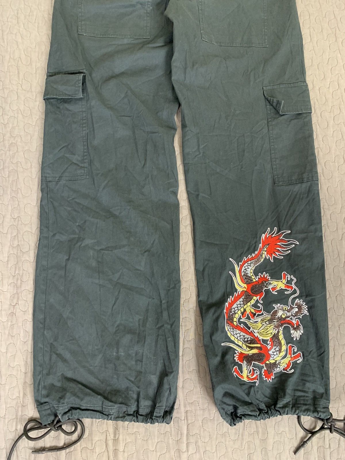 Ed Hardy Y2K Ed Hardy x Urban Outfiters Parachute Cargo Pants Size XS Size US 28 / EU 44 - 23 Thumbnail