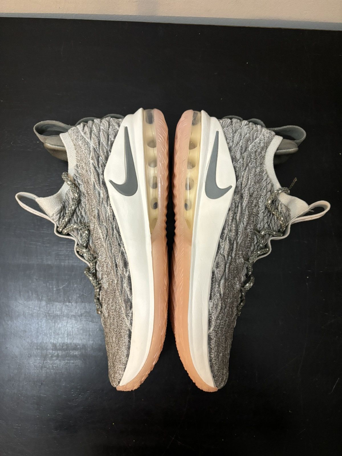 Nike Nike Lebron 15 Low Light Bone Size US 9 / EU 42 - 4 Thumbnail