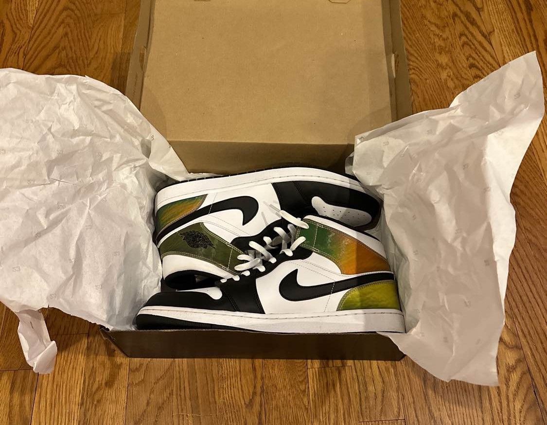 Jordan Brand Air Jordan 1 Mid SE “Heat Reactive Color Change” Size US 13 / EU 46 - 7 Thumbnail