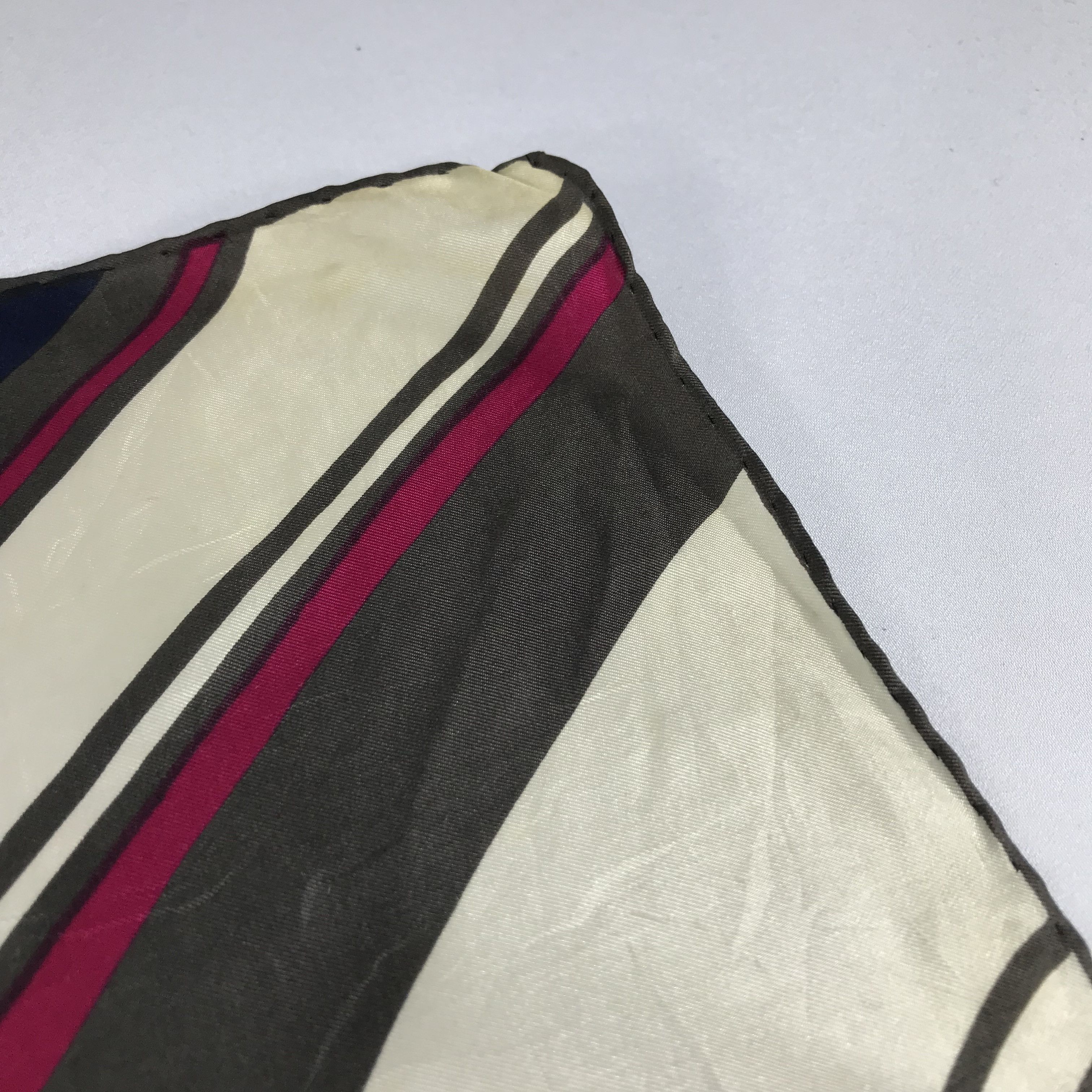 Vintage Vintage Abstract Design Hand Rolled Silk Scarf M189 Size ONE SIZE - 10 Thumbnail