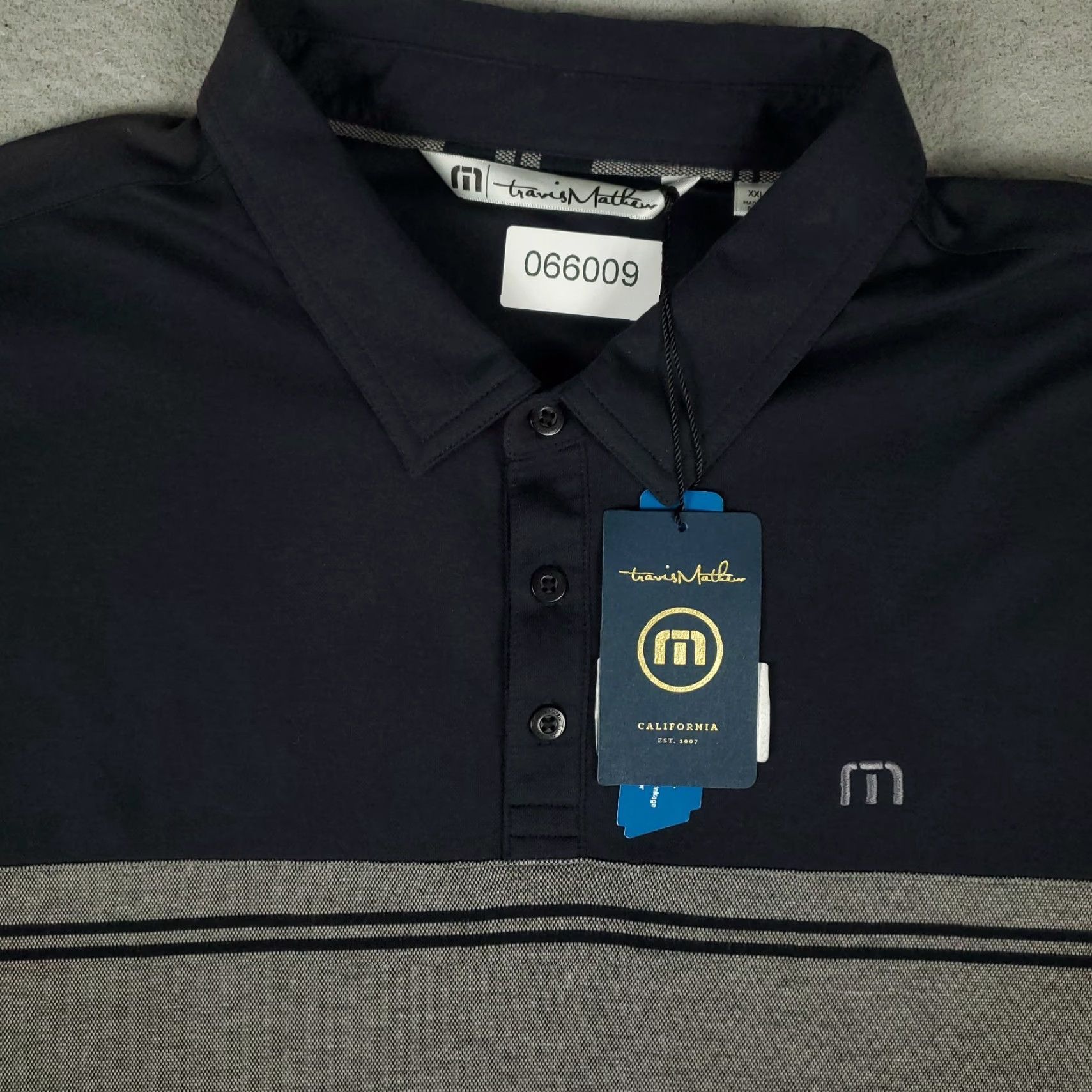 TravisMathew Travis Mathew Polo Shirt Mens 2XL Black Gray Golf Casual Short Sleeve Polo Shirt Mens 2XL Black Gray Sports Preppy Modern Size US XXL / EU 58 / 5 - 2 Thumbnail
