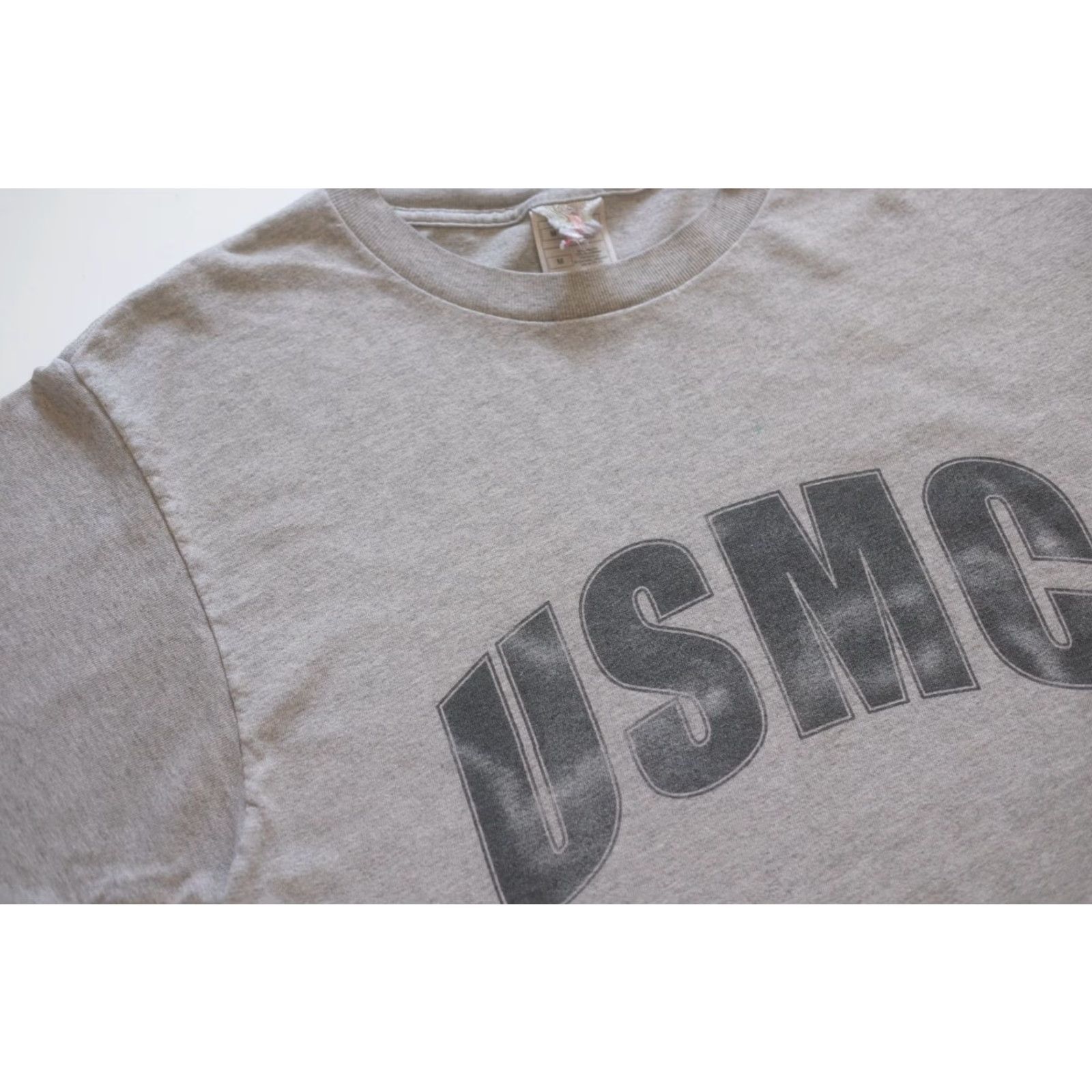 Fruit Of The Loom VINTAGE USMC US MILITARY GRAPHIC T SHIRT Men SZ M Cotton Fruit of the Loom 90s Athletic Core Graphic Short Sleeve Crew Neck Gray Size US M / EU 48-50 / 2 - 5 Thumbnail