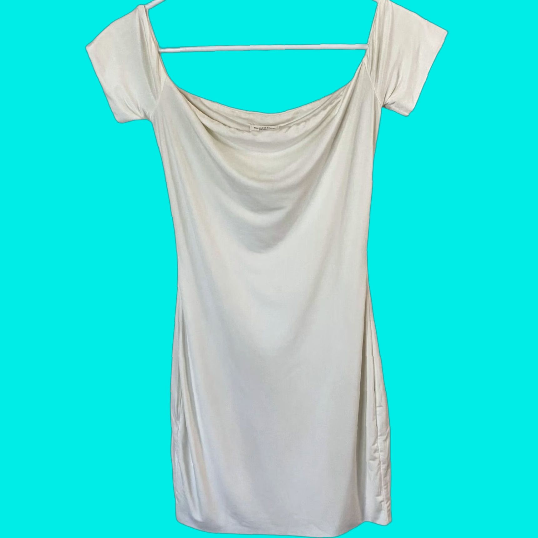 Vintage VINTAGE Mistress Rocks Off The Shoulder White Jersey Bardot Mini Dress XS Extra Small Women Short Sleeve Rock Pattern Solid Size XS / US 0-2 / IT 36-38 - 1 Thumbnail