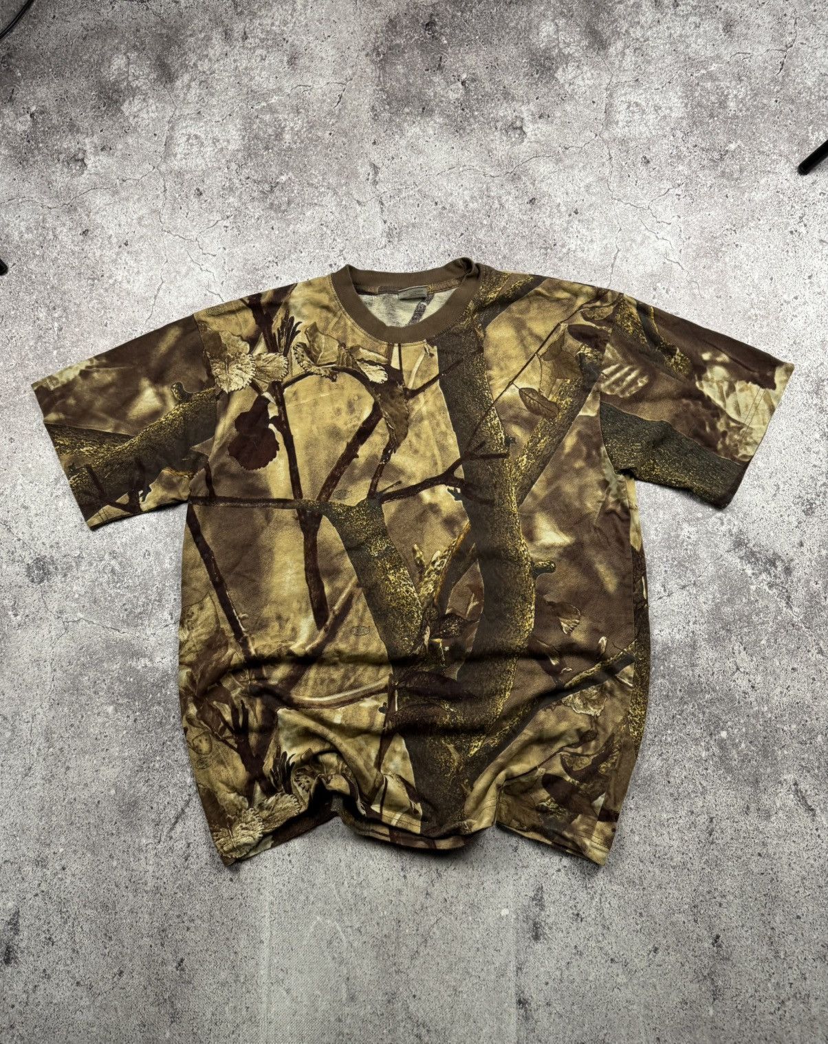 Realtree Vintage Realtree Camo T Shirt L Y2K Camouflage Japan Tee Size US L / EU 52-54 / 3 - 1 Thumbnail