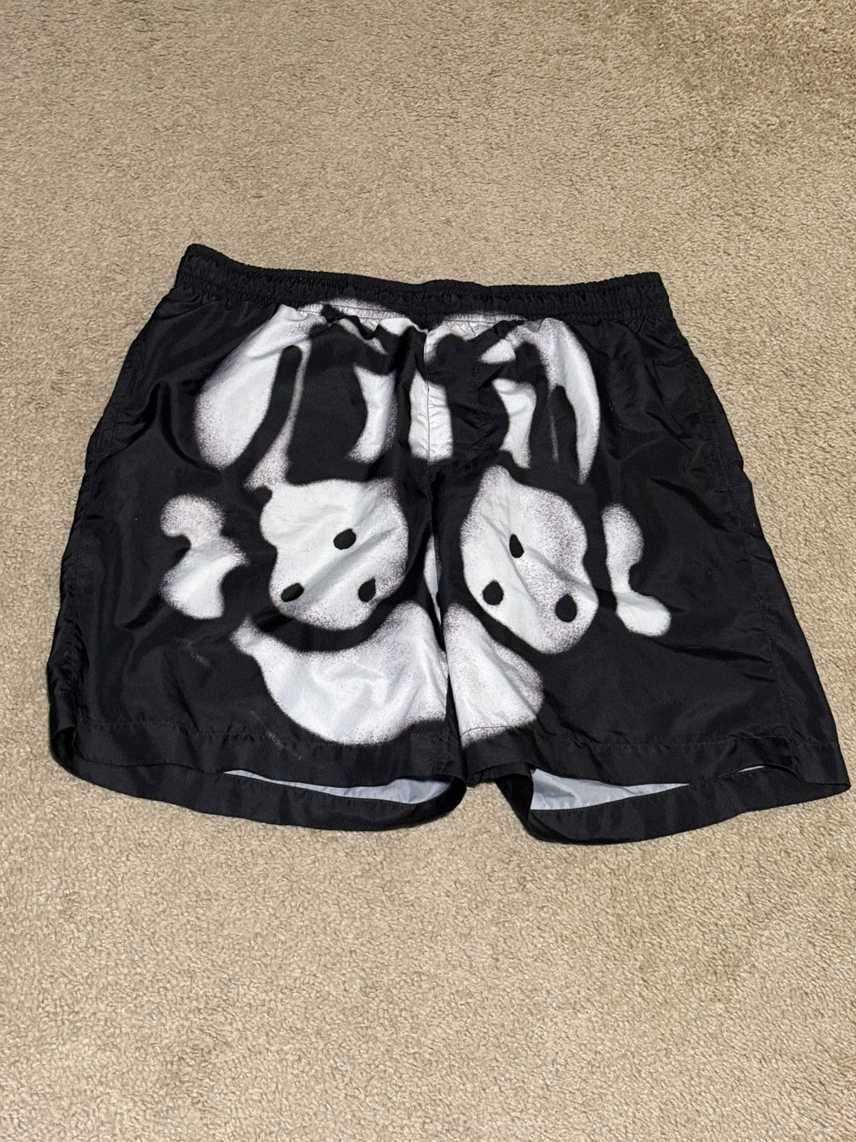 Givenchy Givenchy x Chito shorts Size US 32 / EU 48 - 1 Thumbnail
