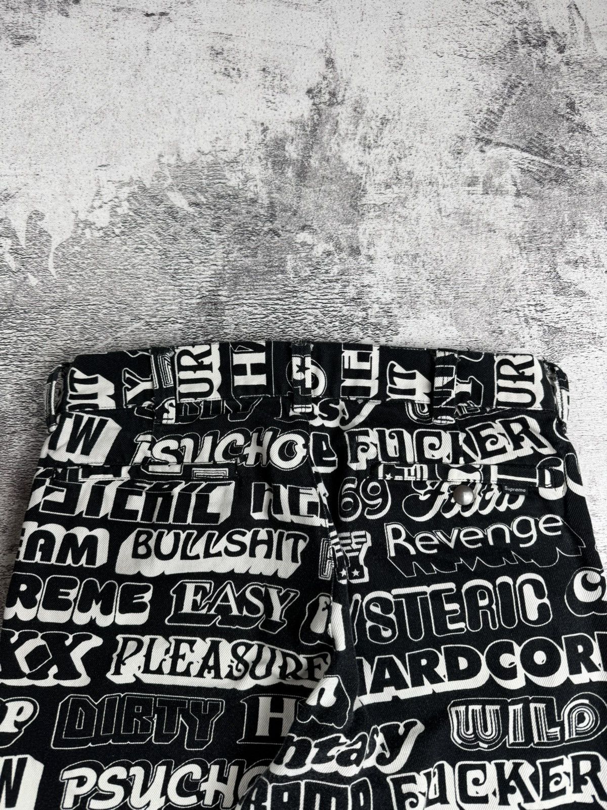 Hysteric Glamour × Supreme HYSTERIC GLAMOUR X SUPREME Text Work Black Monogram Straight Trousers Pants Size US 30 / EU 46 - 8 Thumbnail