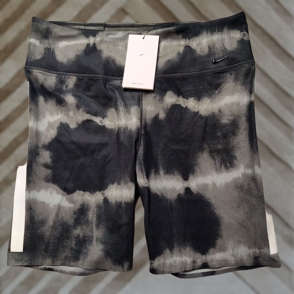 Nike Nike One Luxe DRI-FIT Black Dye Tight Fit 7" Training Shorts Women L NEW Size 36" / US 14 / IT 50 - 1 Thumbnail