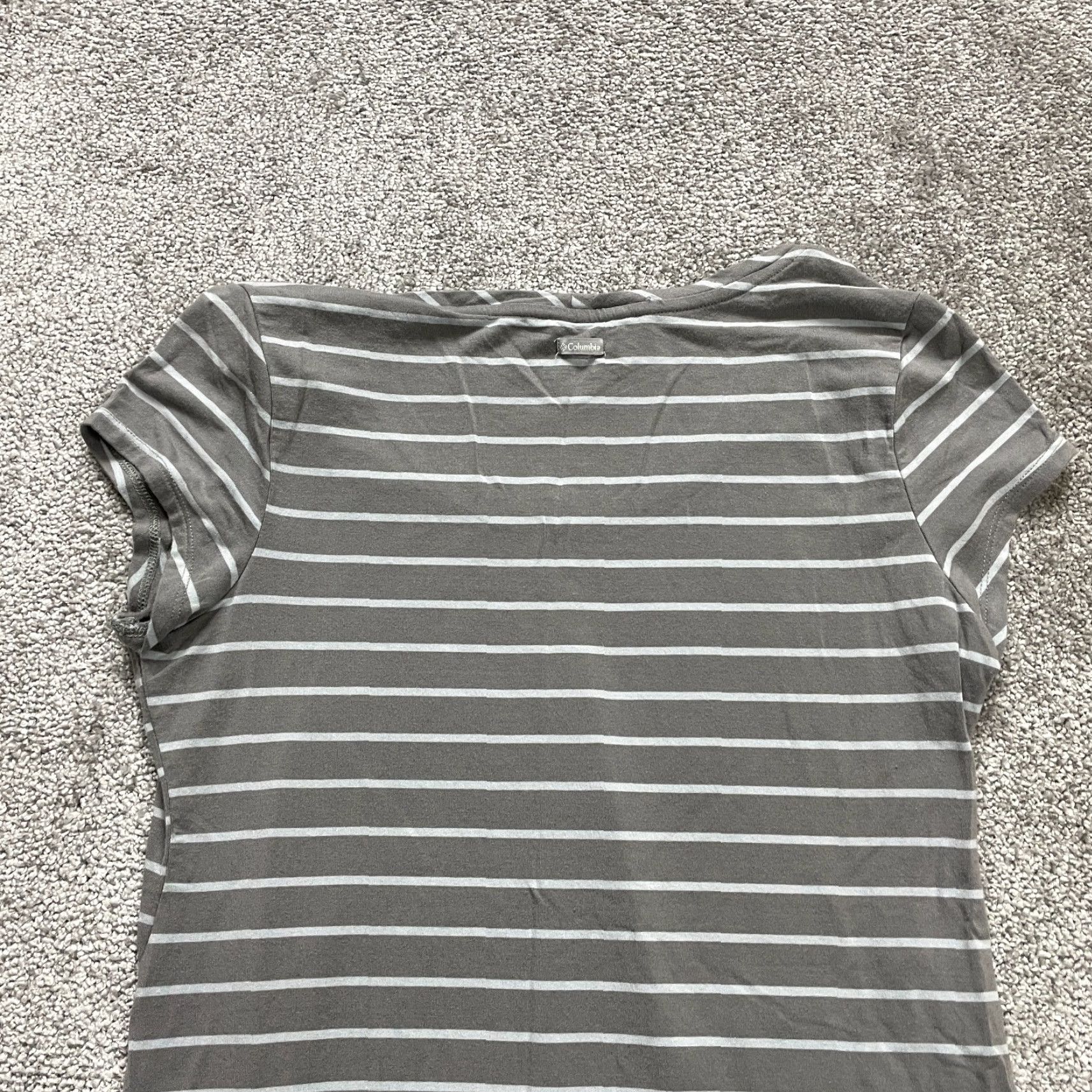 Vintage Columbia T Shirt Womens Small Gray Striped Pockets Round Neck Short Sleeve Size S / US 4 / IT 40 - 3 Thumbnail