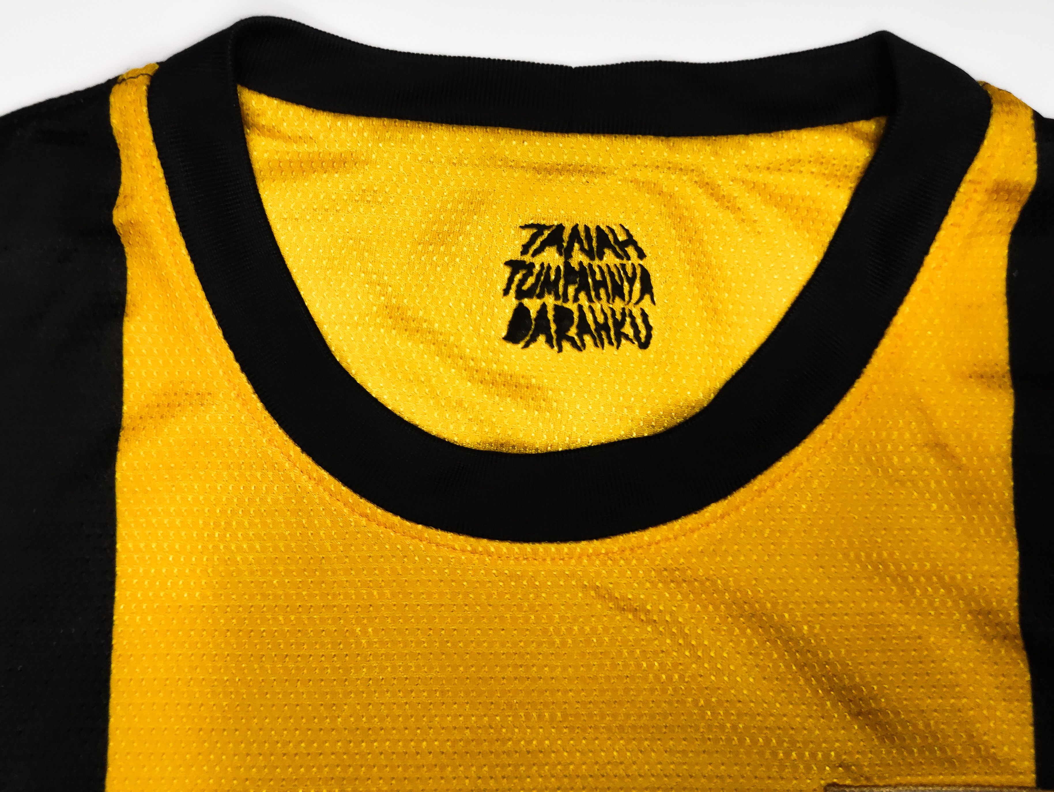 Nike Malaysia 2012 2013 Nike Home Shirt Kit Jersey Kuala Lumpur Size US M / EU 48-50 / 2 - 7 Thumbnail
