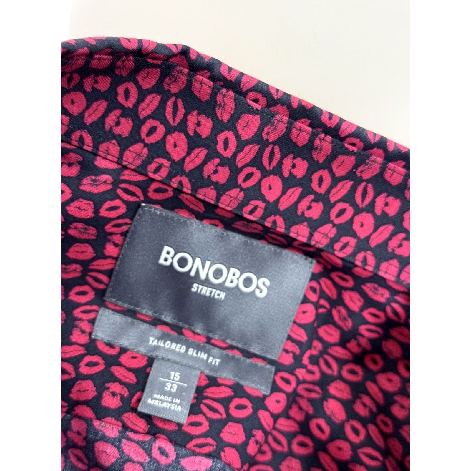 Bonobos Bonobos Shirt Mens 15 / 33 Dark Blue LIPS KISSES Valentine Tailored Slim Fit EXCELLENT Size US M / EU 48-50 / 2 - 5 Thumbnail