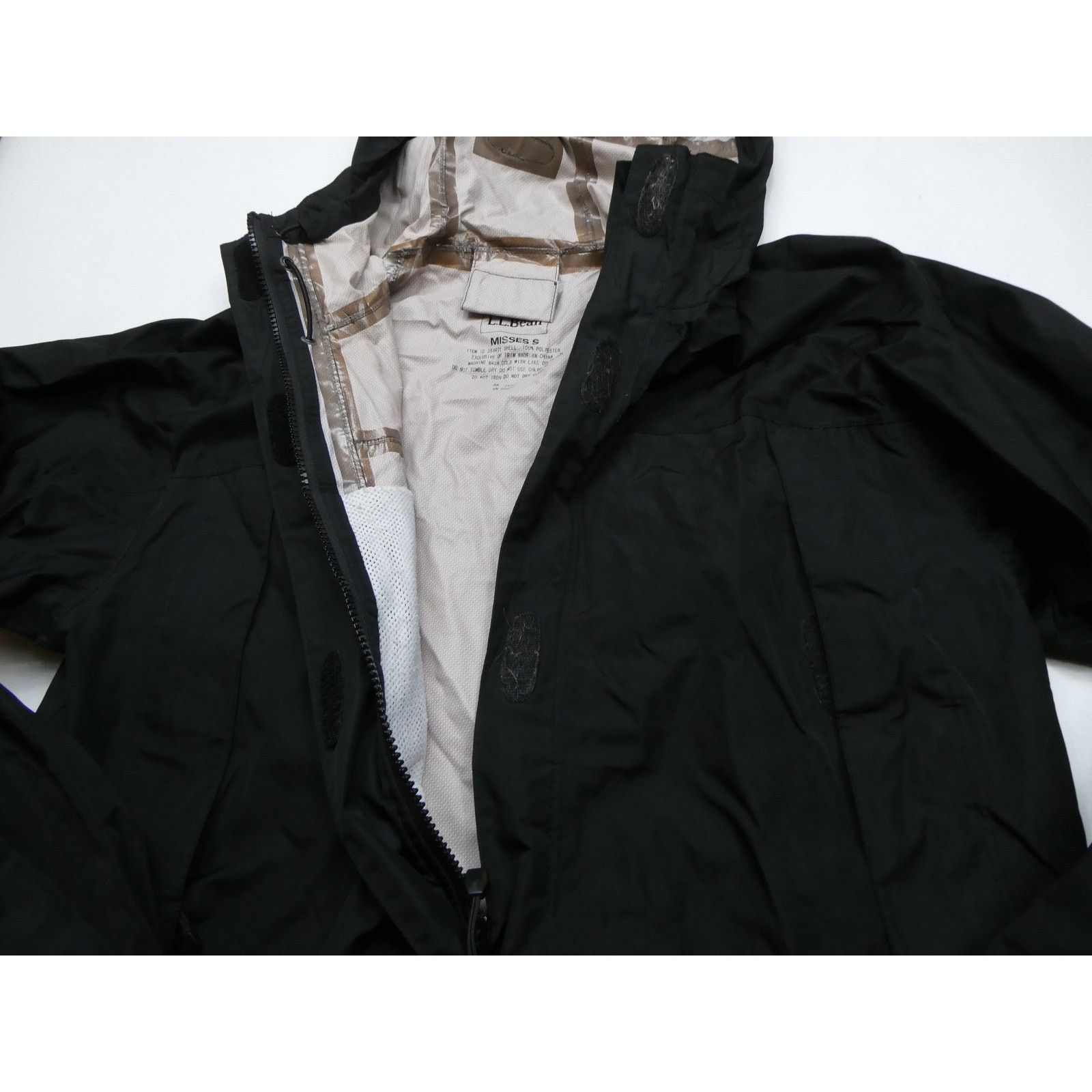 L.L. Bean women's LL BEAN full zip hooded windbreaker, small, black Size S / US 4 / IT 40 - 2 Thumbnail