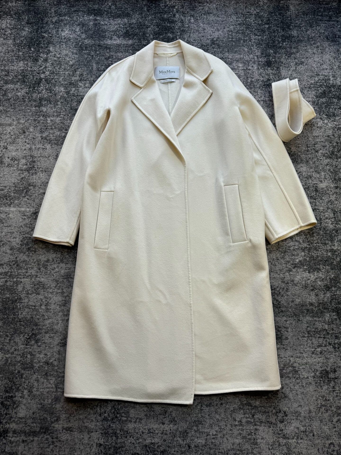 Max Mara MaxMara White Wool Coat Size 38 Size M / US 6-8 / IT 42-44 - 1 Thumbnail