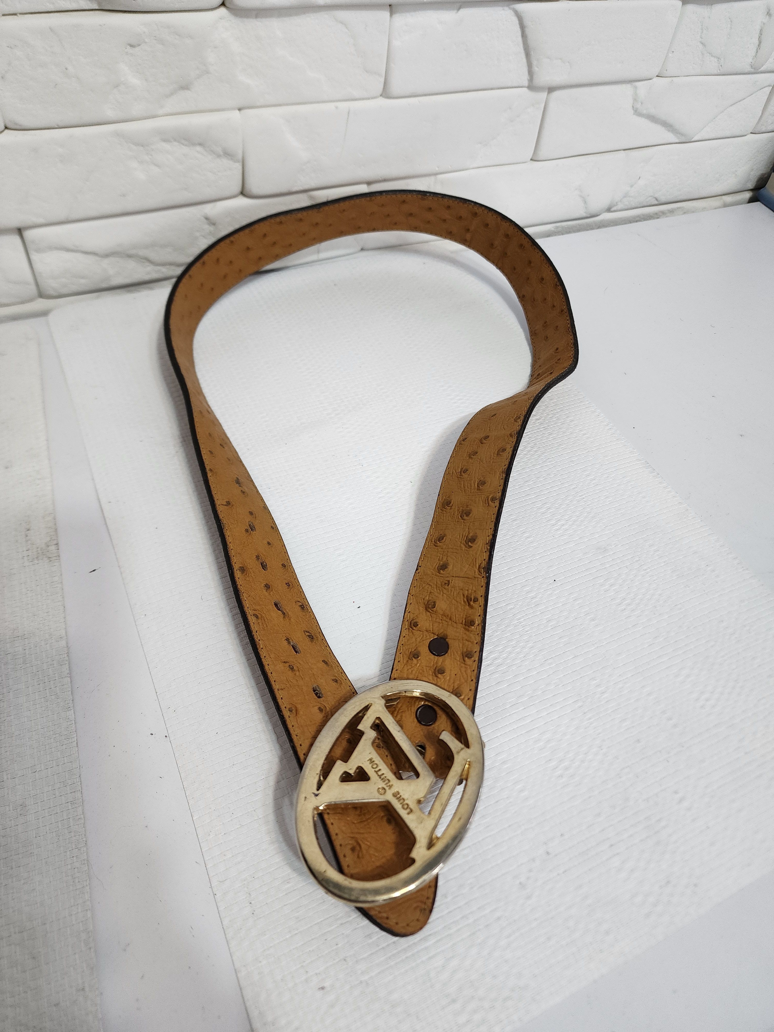 Uniqlo Leather belt. Genuine Leather Belt. Metal Buckle. Size ONE SIZE - 6 Thumbnail