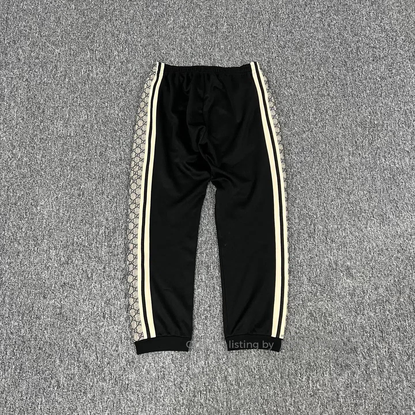 Gucci Guicci size s Snake pattern; Logo printed all over the side Size US 28 / EU 44 - 2 Thumbnail