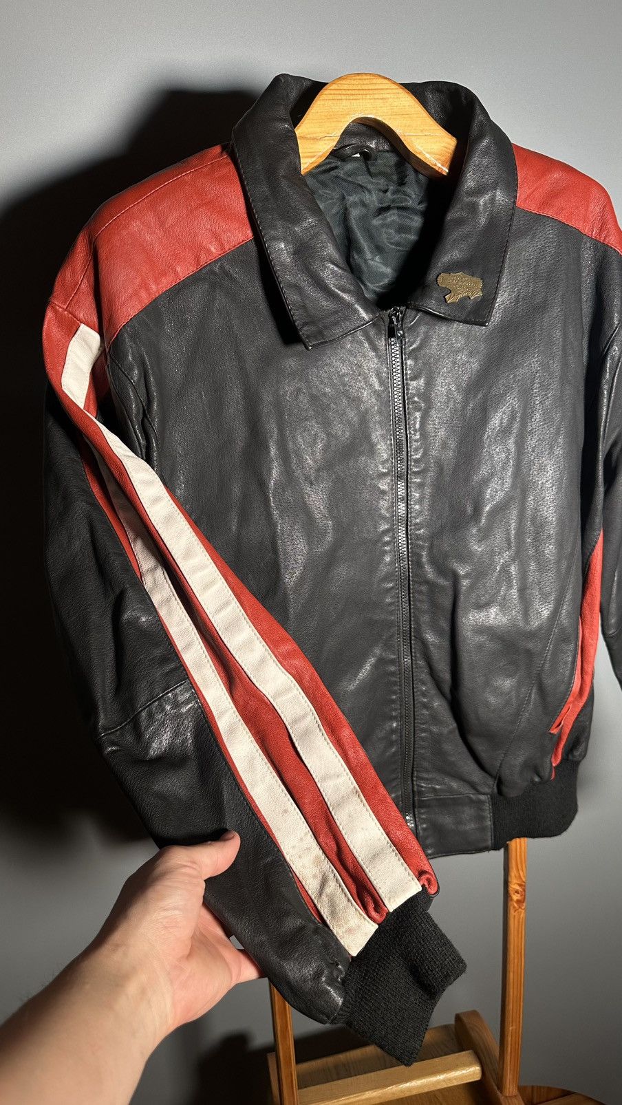 Vintage Vintage leather jacket with an American flag and eagle Size US L / EU 52-54 / 3 - 10 Thumbnail