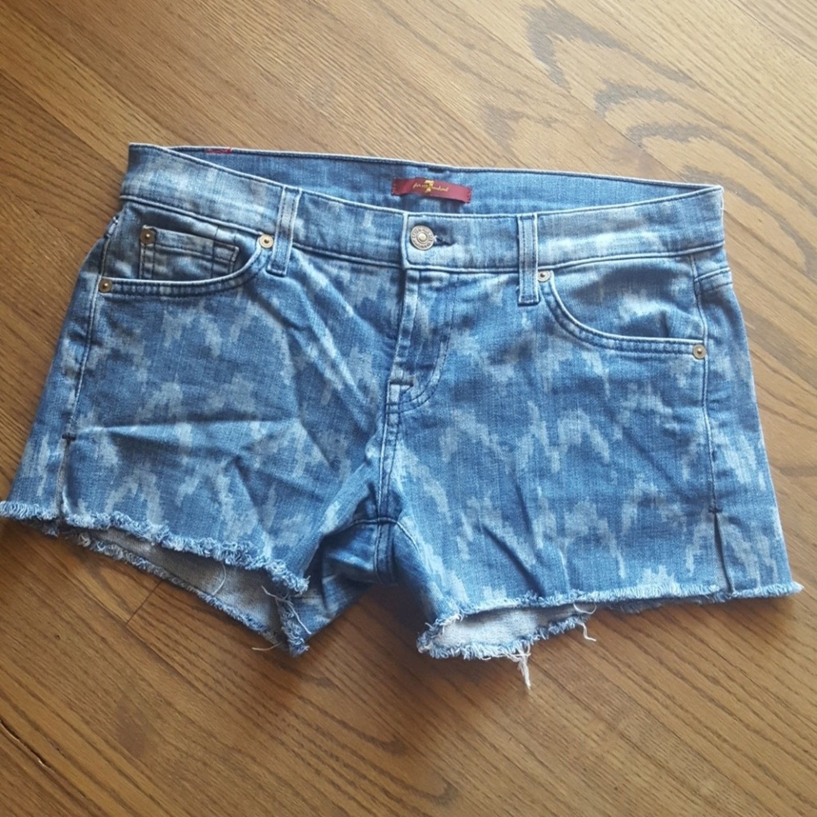 7 For All Mankind 7FAM Tribal Design Denim Shorts Size 28" / US 6 / IT 42 - 1 Thumbnail