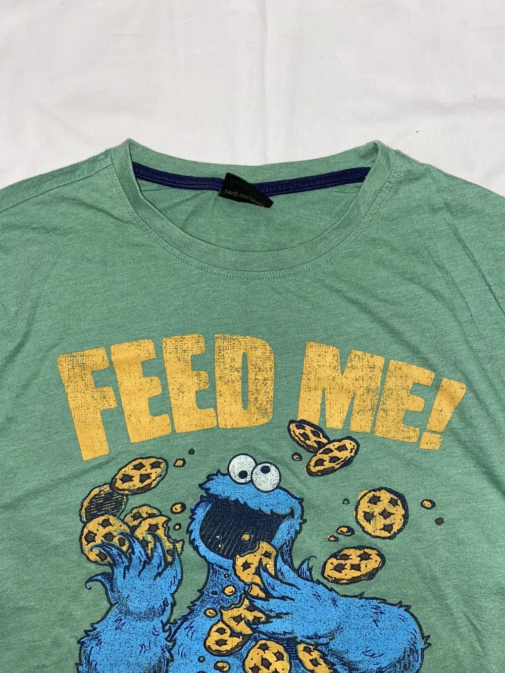 Kaws VINTAGE FUNNY SESAME STREET Y2K COOKIE MONSTER TEE T SHIRT Size US XL / EU 56 / 4 - 8 Thumbnail