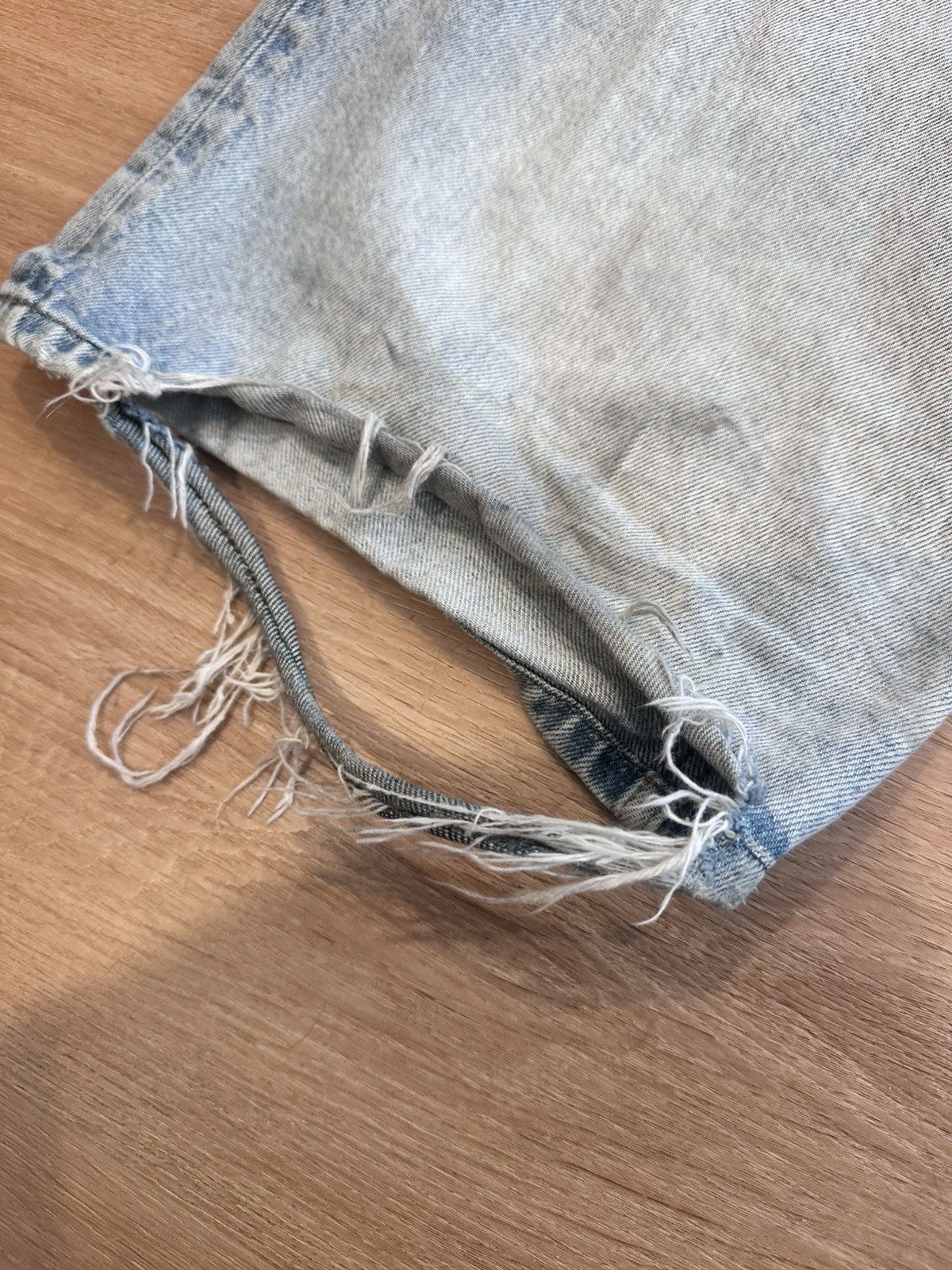 Balenciaga Balenciaga Distressed Light Wash Blue Baggy Denim Size US 32 / EU 48 - 8 Thumbnail