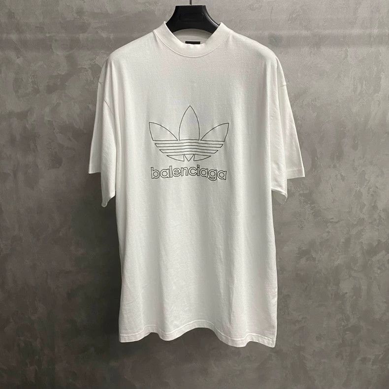 Balenciaga Balenciaga Adidas Logo Short Sleeve T-shirt Size US S / EU 44-46 / 1 - 1 Thumbnail