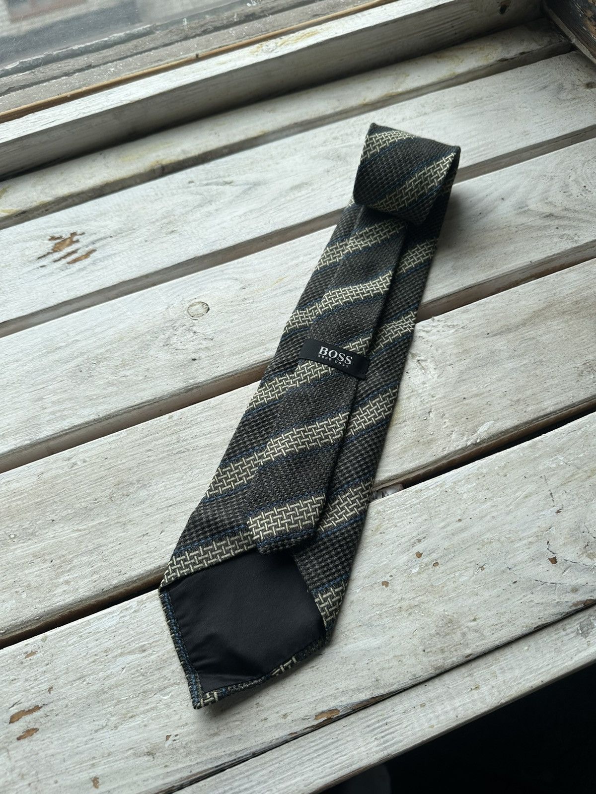 Designer × Hugo Boss Hugo Boss Silk Tie Black Pink Dot Medallion Italy Size ONE SIZE - 1 Thumbnail