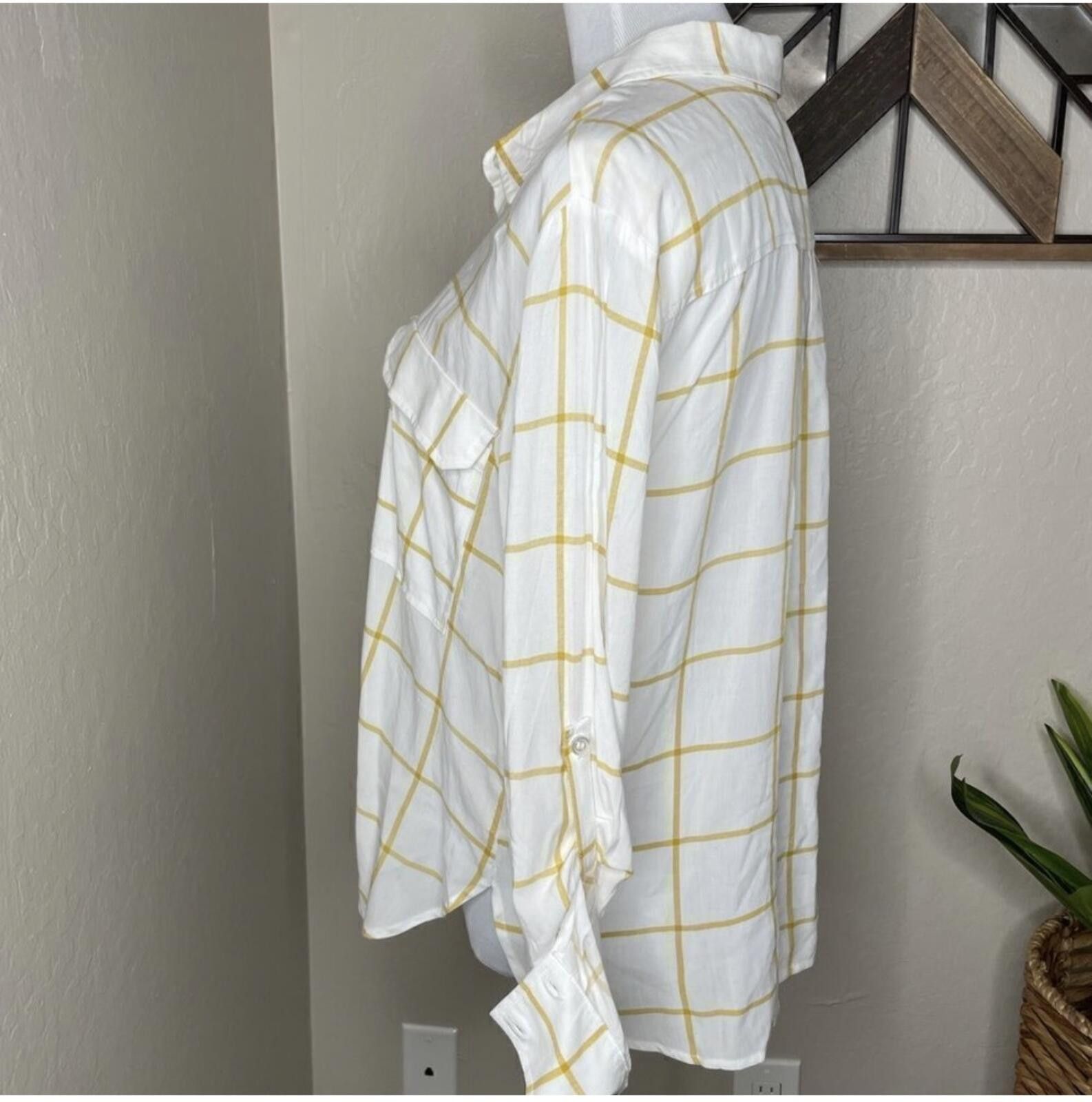 Forever 21 Forever 21 button up Size M / US 6-8 / IT 42-44 - 4 Thumbnail