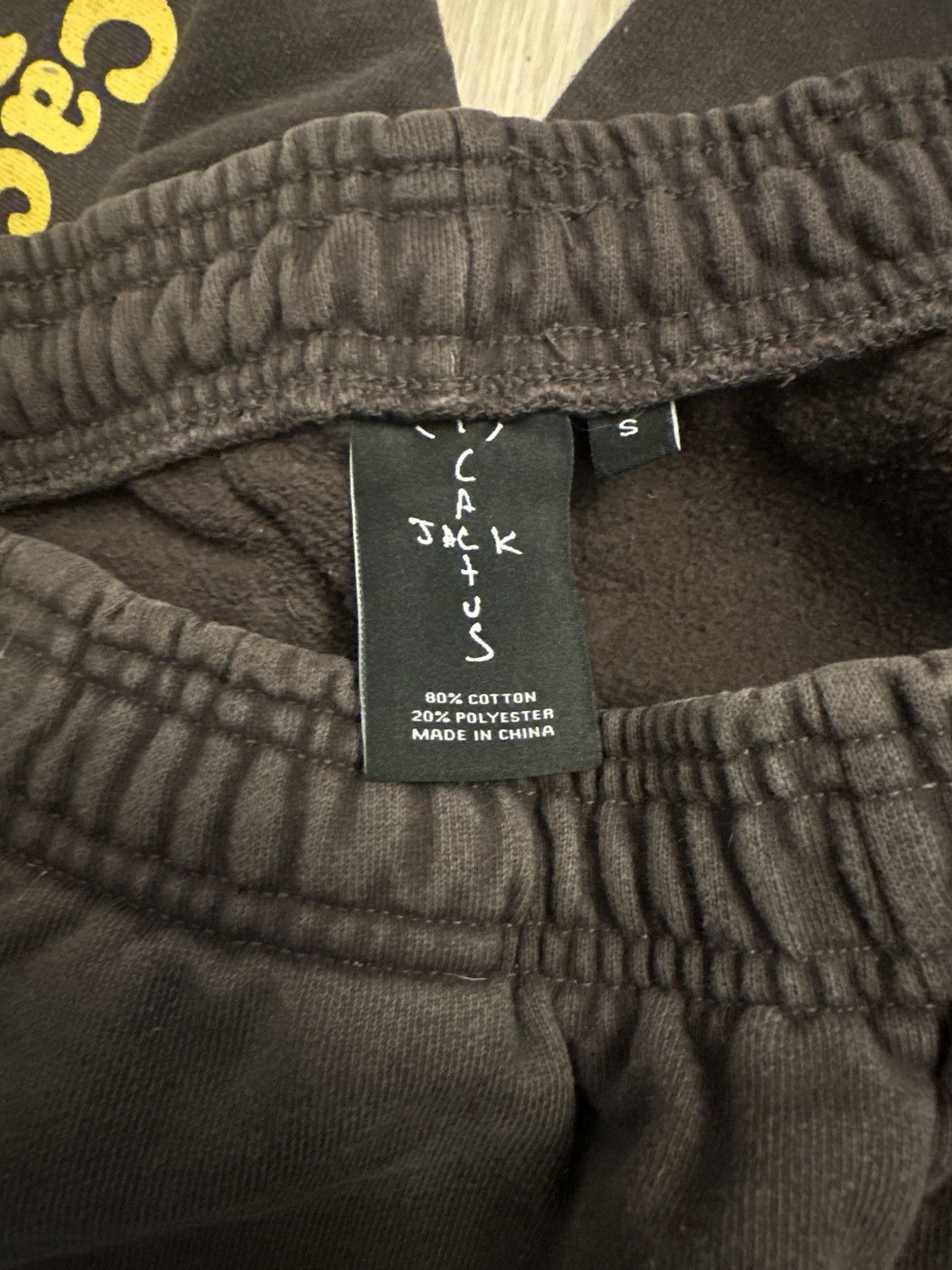 Travis Scott Cactus Jack by Travis Scott x McDonald’s Sticker Sweatpants Size 26" / US 2 / IT 38 - 7 Thumbnail