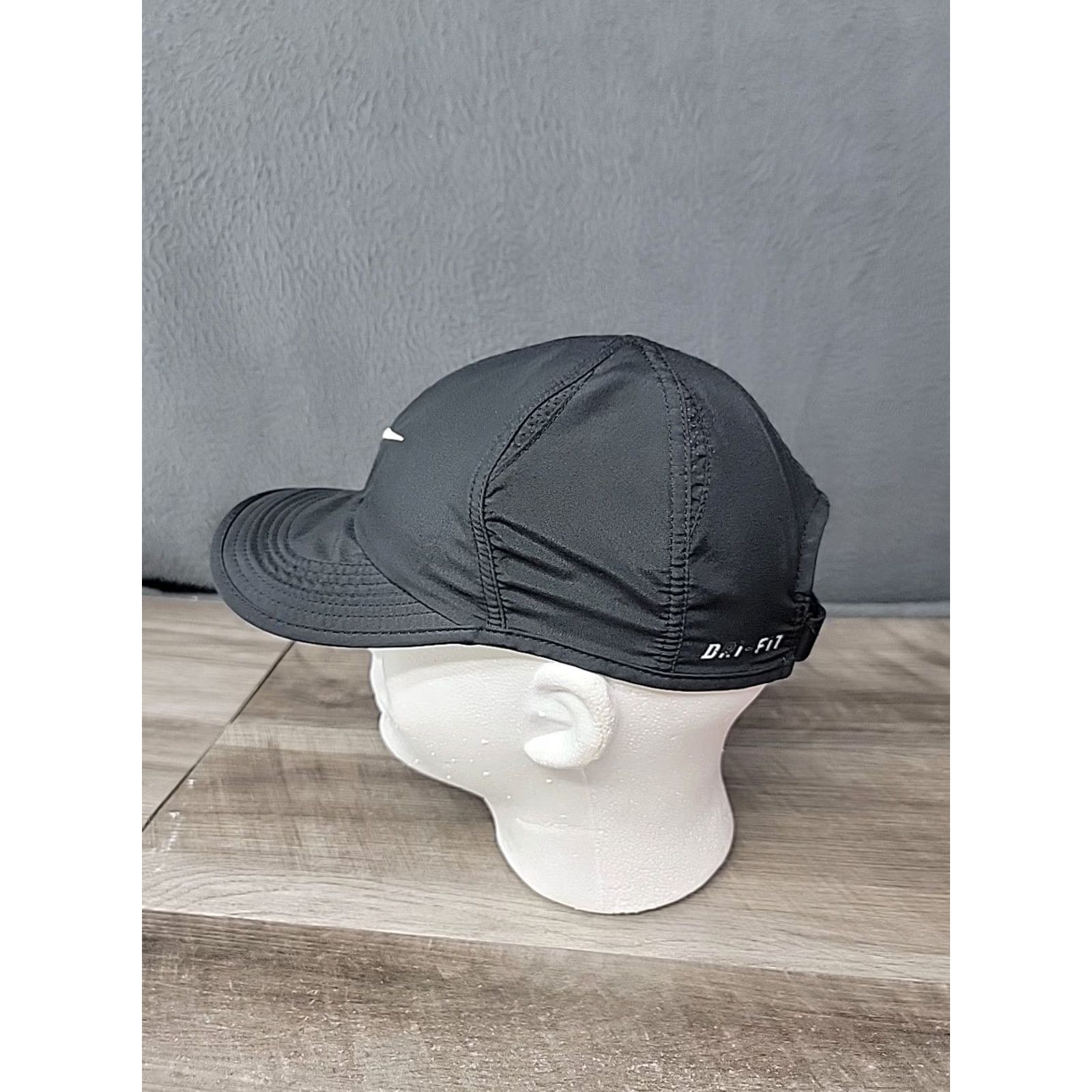 Nike Nike Hat Featherlight Dri-Fit Cap Black Golf Vented Adjustable One Size Running Unisex Adults Strap Back Swoosh Size ONE SIZE - 3 Thumbnail