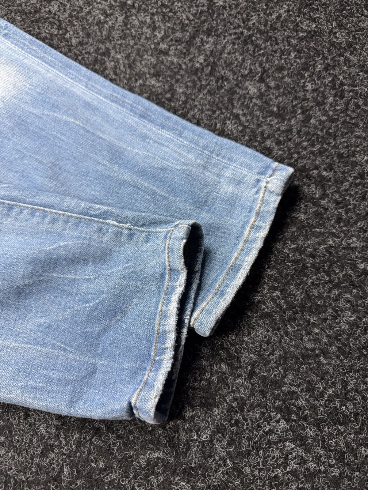 Dsquared2 Luxury 00s Dsquared2 Distressed Light Wash Straight Jeans Size US 32 / EU 48 - 19 Thumbnail