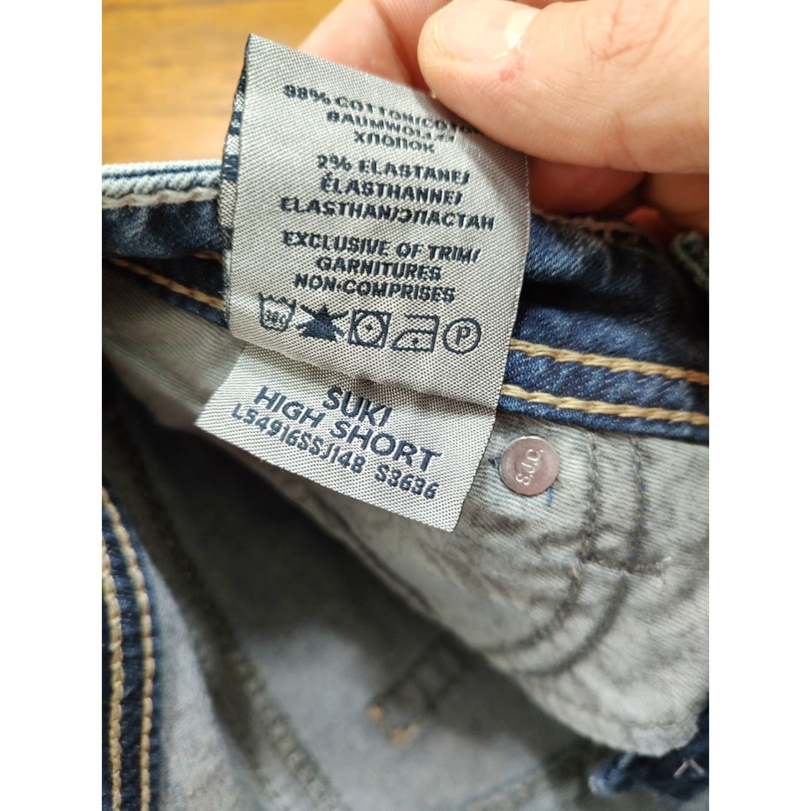 Silver Jeans Co. Silver Jeans Suki High Rise Denim Shorts Womens 24 Inseam 3 in 5-Pocket Stretch NWT Blue Size 42" / US 20 - 6 Thumbnail