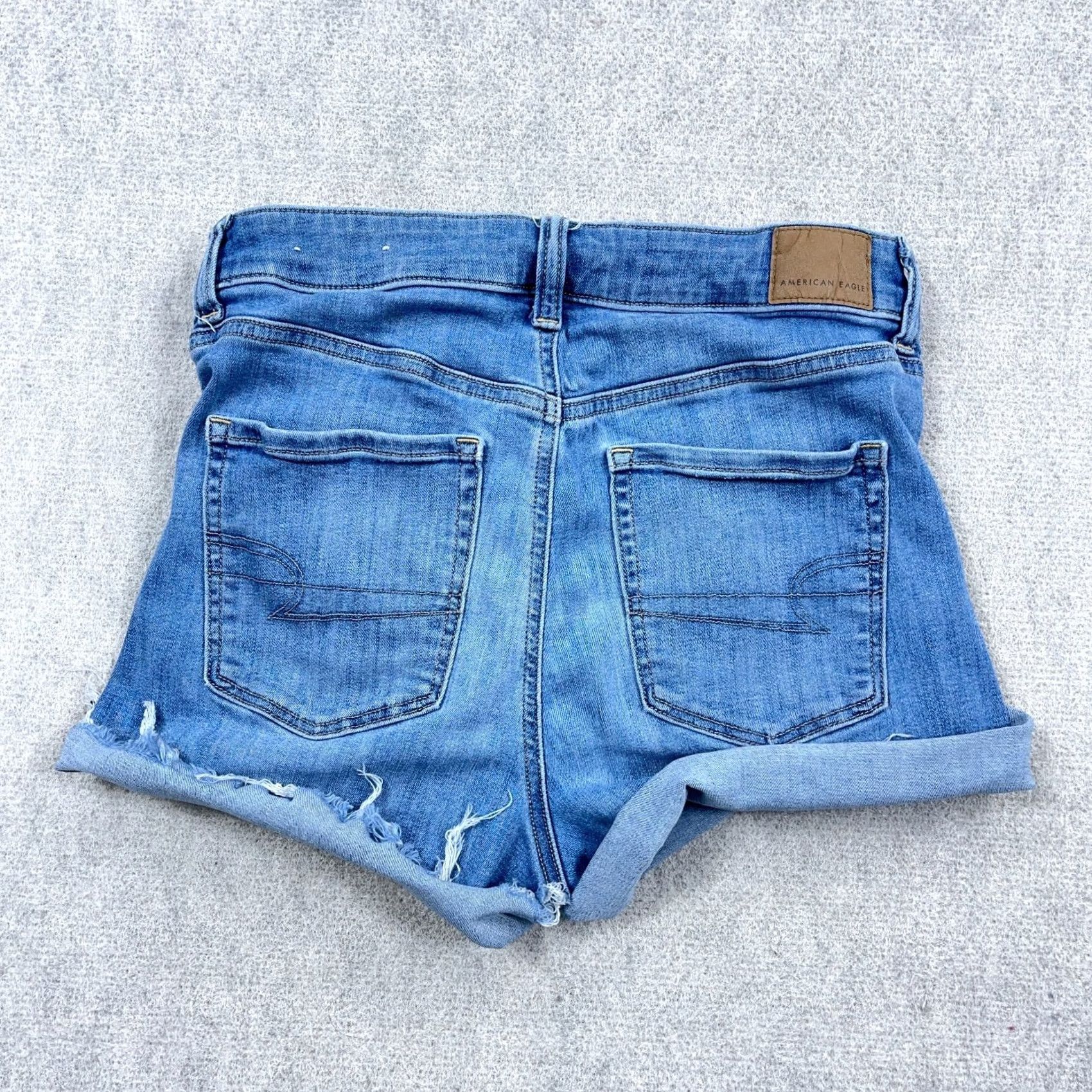 American Eagle Outfitters American Eagle Shorts Women 8 Med Wash Jean Cuffed Cut Off High Rise Shortie Size 30" / US 8 / IT 44 - 2 Thumbnail