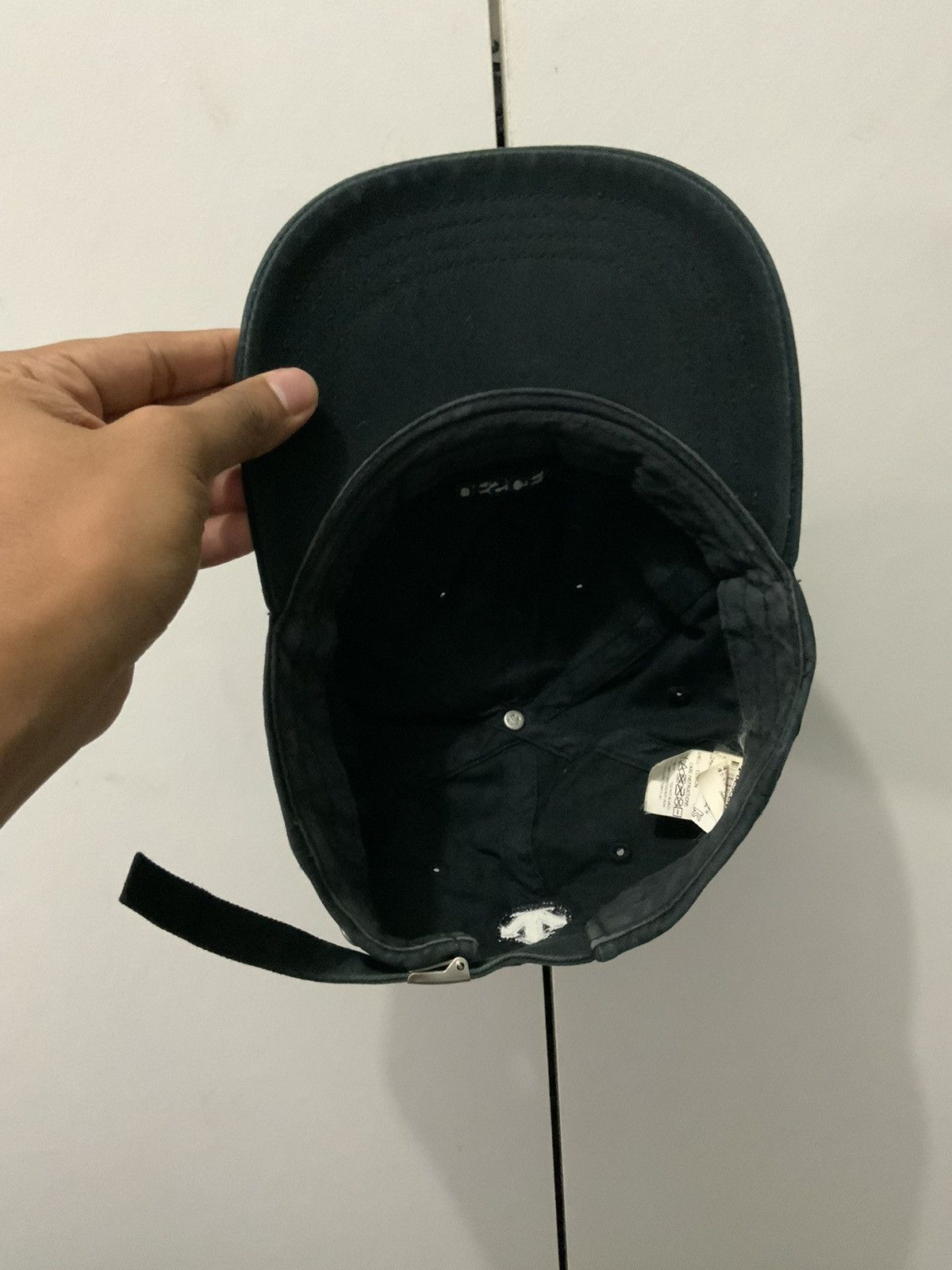 Descente Descente Black Streetwear Hat Size ONE SIZE - 7 Thumbnail