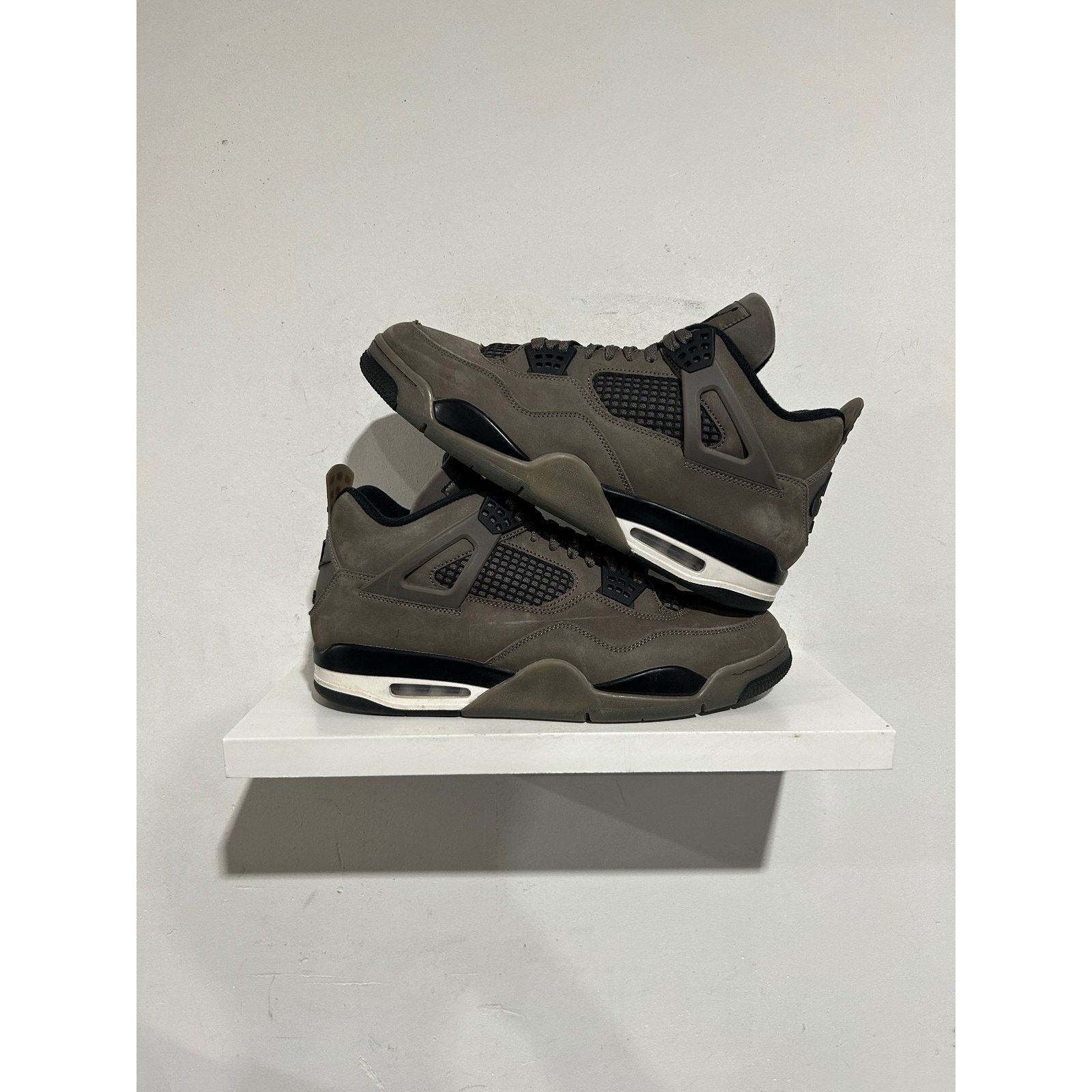 Nike NIKE JORDAN 4 CAVE STONE SIZE 13 PREOWNED Size US 13 / EU 46 - 1 Thumbnail