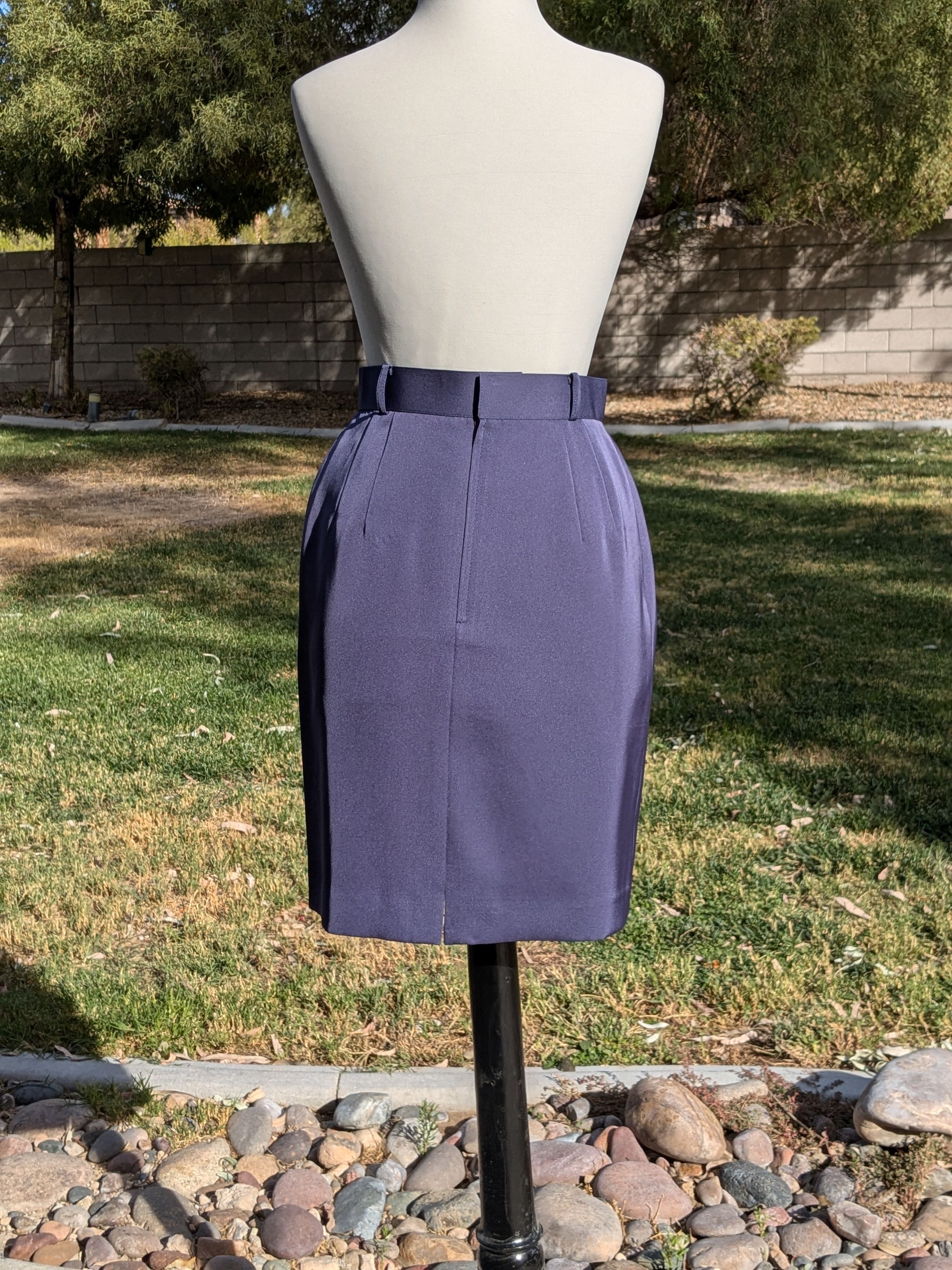 Vintage Petite Vintage Ohkura Tokyo Midi A-Line Smooth 1980s Skirt Size 27" / US 4 / IT 40 - 4 Thumbnail