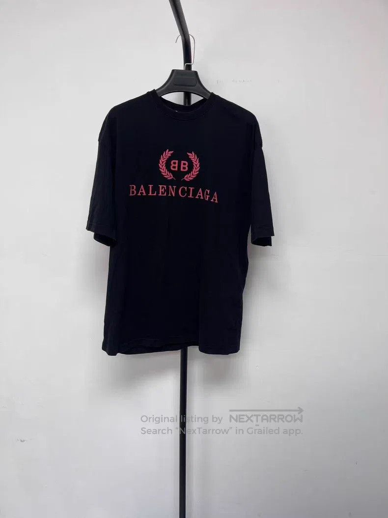 Balenciaga Balenciaga Red Letter Logo Wheat Embossed Crewneck Short S Size XS / US 0-2 / IT 36-38 - 1 Thumbnail