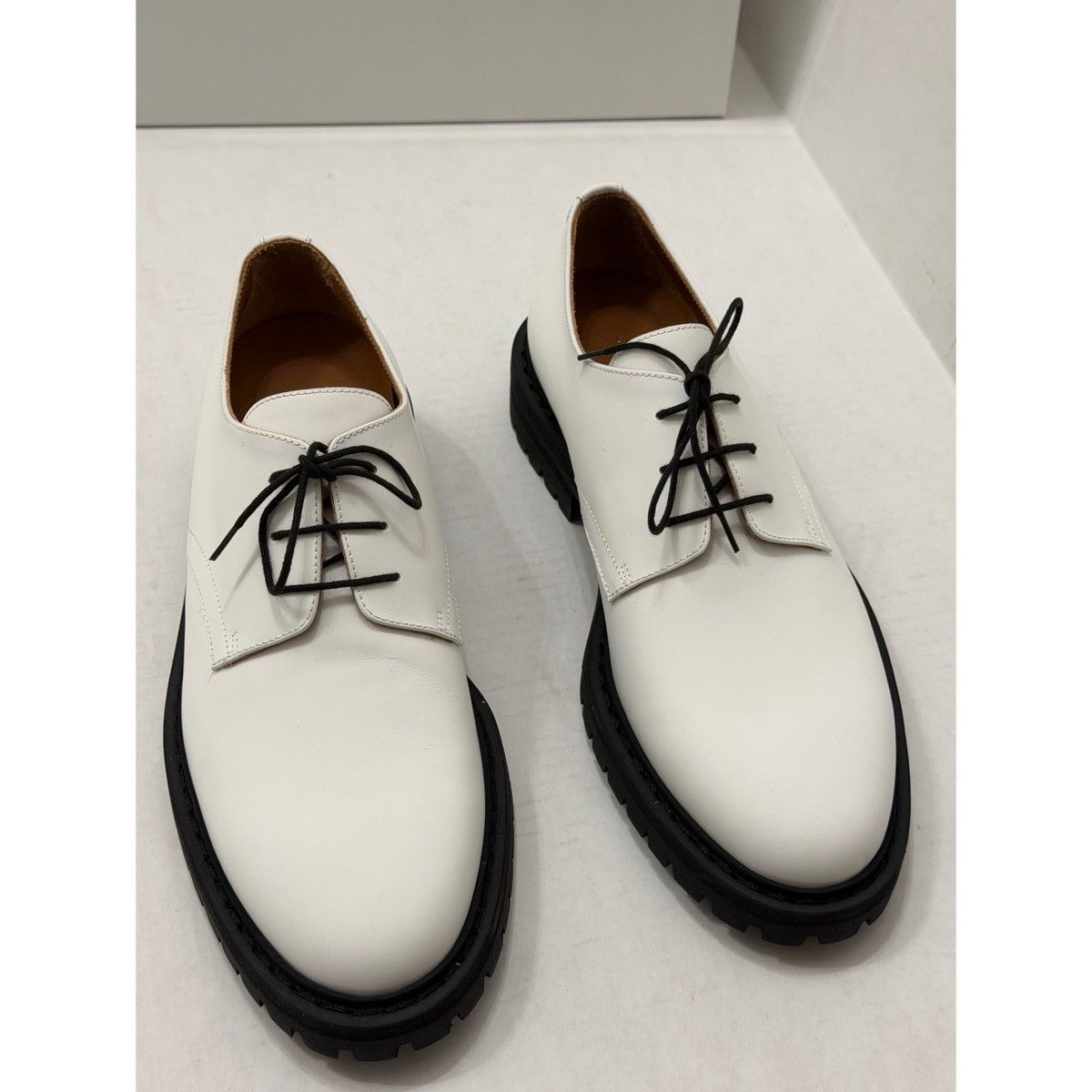 Common Projects COMMON PROJECTS WHITE OFFICER DERBY SHOES Size US 9 / EU 42 - 10 Thumbnail