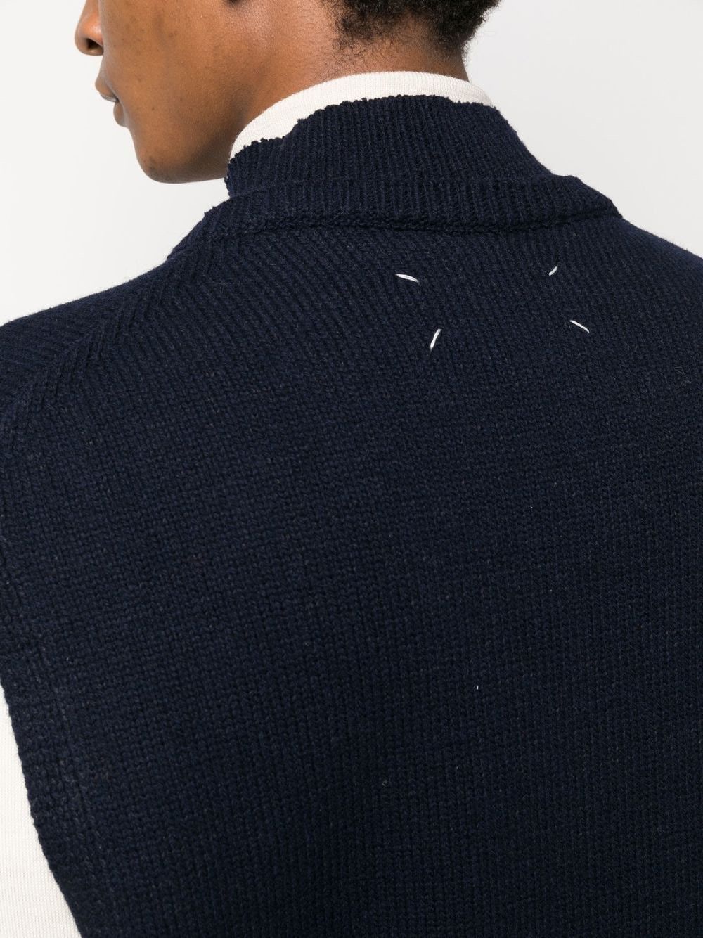 Maison Margiela o1y1124 V-Neck Vest In Midnight Blue Size US M / EU 48-50 / 2 - 5 Thumbnail