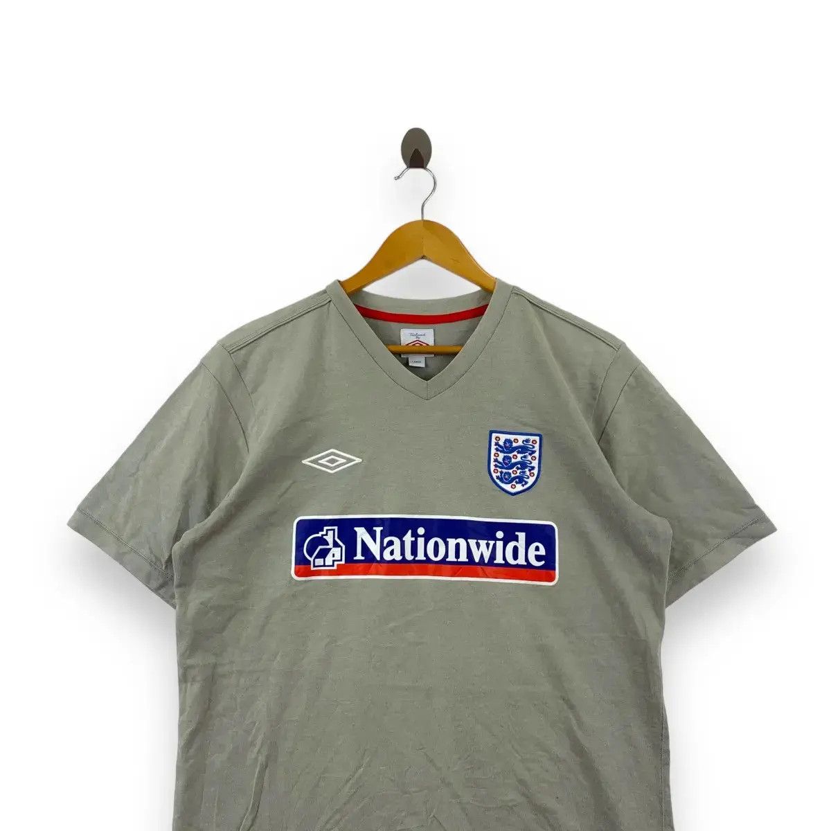 Umbro Vintage UMBRO ENGLAND NATIONWIDE 2010 Football Jersey Tee Size US L / EU 52-54 / 3 - 2 Thumbnail