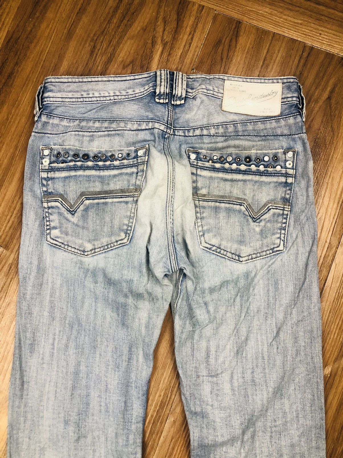 Diesel DIESEL Timmen W29 L32 Slim Bootcut Studded Jeans (38) Size US 29 - 16 Thumbnail