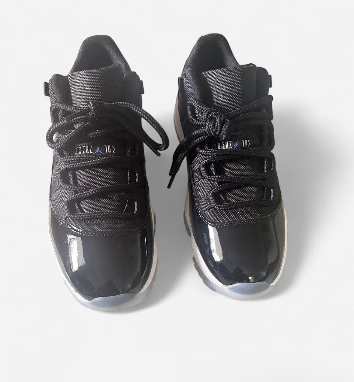 Jordan Brand Jordan 11 Low rétro Space Jam Size US 9.5 / EU 42-43 - 2 Thumbnail