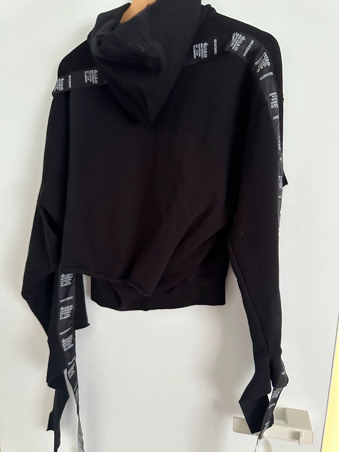 Vetements Vetements Hoodie with Sleeve Straps XS - dmc Size US XS / EU 42 / 0 - 1 Thumbnail
