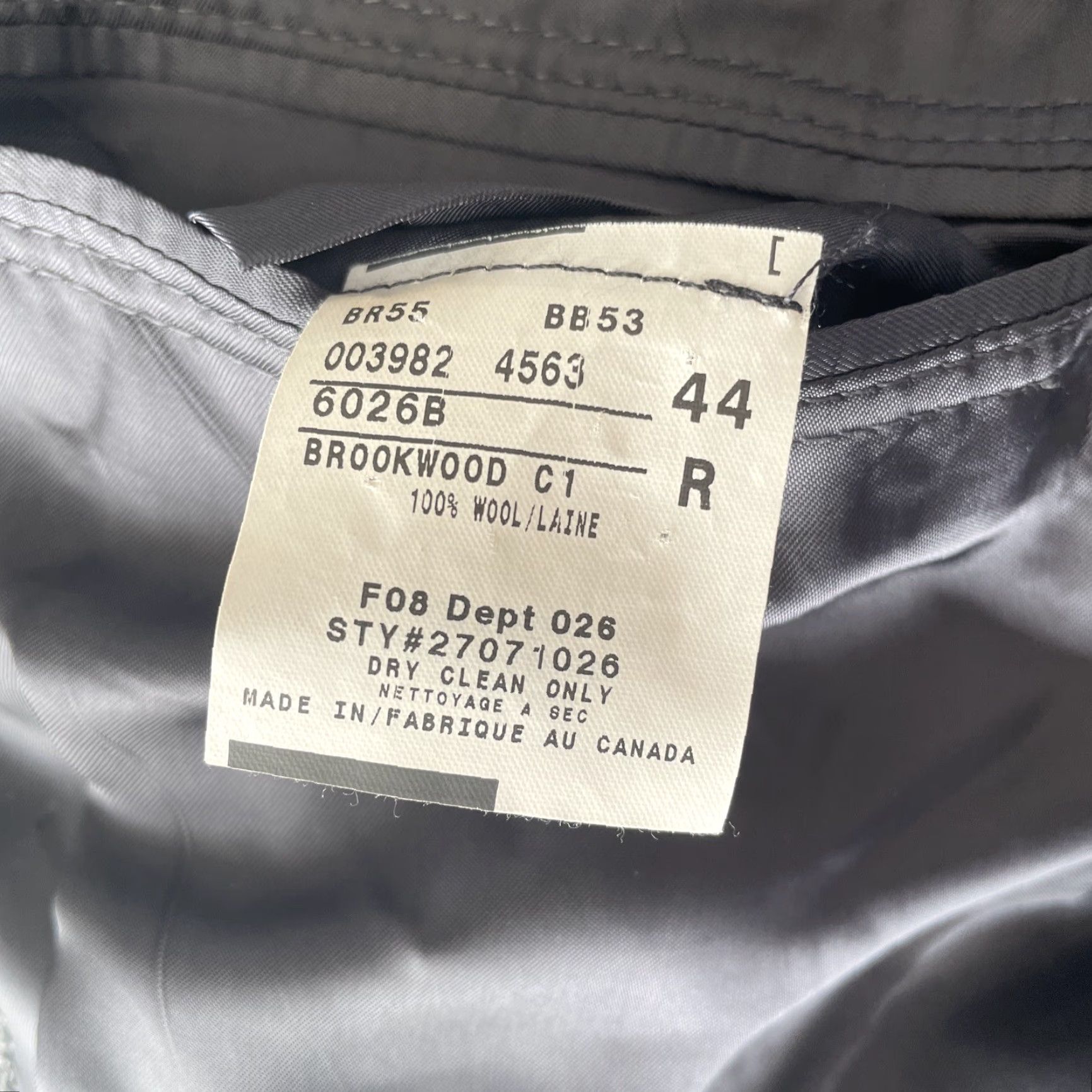 Brooks Brothers Brooks Brothers Madison Loro Piana Houndstooth Windowpane Blazer Sport Coat 44R Gray Wool Dual-Button Notch Lapel Regular Fit Mens Blazer Size 44R - 7 Thumbnail