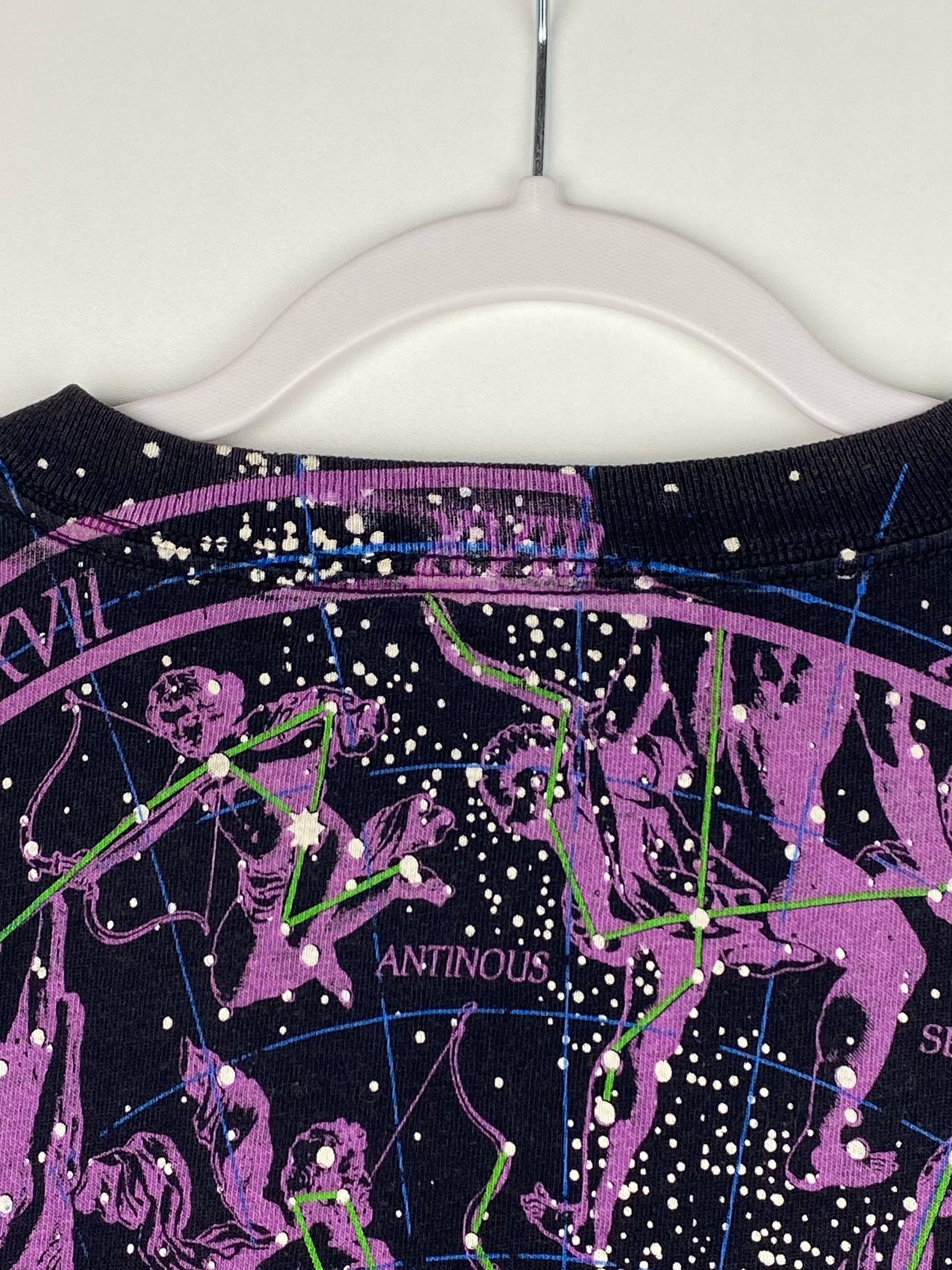 Liquid Blue Vintage Liquid Blue 1993 Hemisphere Glow In Dark Graphic Tee Size US L / EU 52-54 / 3 - 16 Thumbnail
