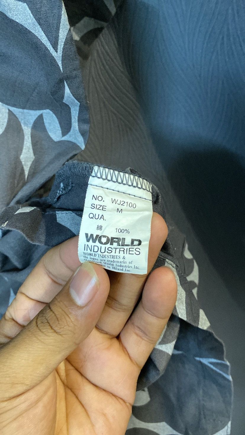 World Industries WORLD INDUSTRIES AOP BUTTON UP Size US M / EU 48-50 / 2 - 8 Thumbnail