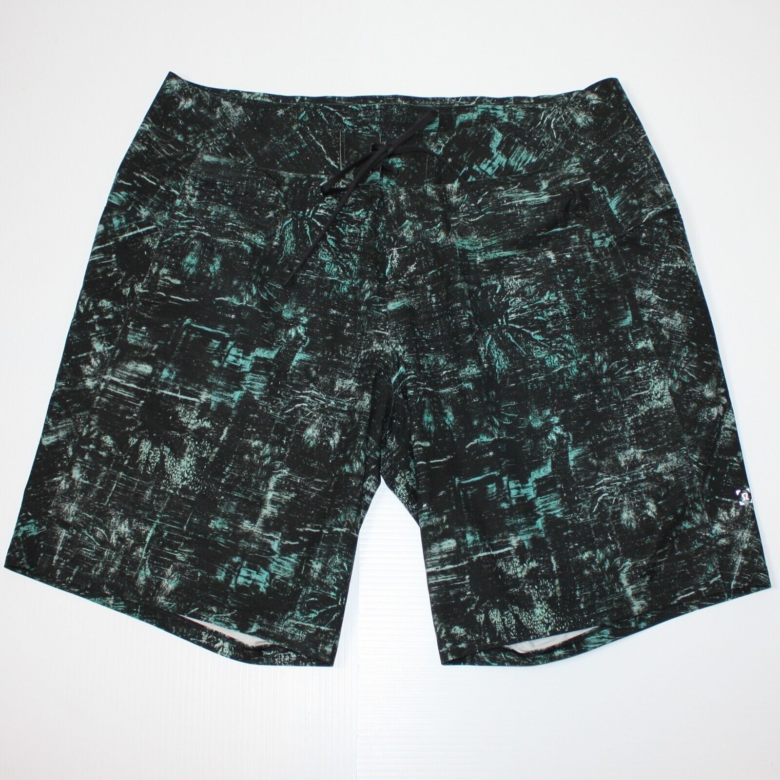 Lululemon Live In Practice Current State Hybrid Board Swim Shorts Size US 36 / EU 52 - 1 Thumbnail
