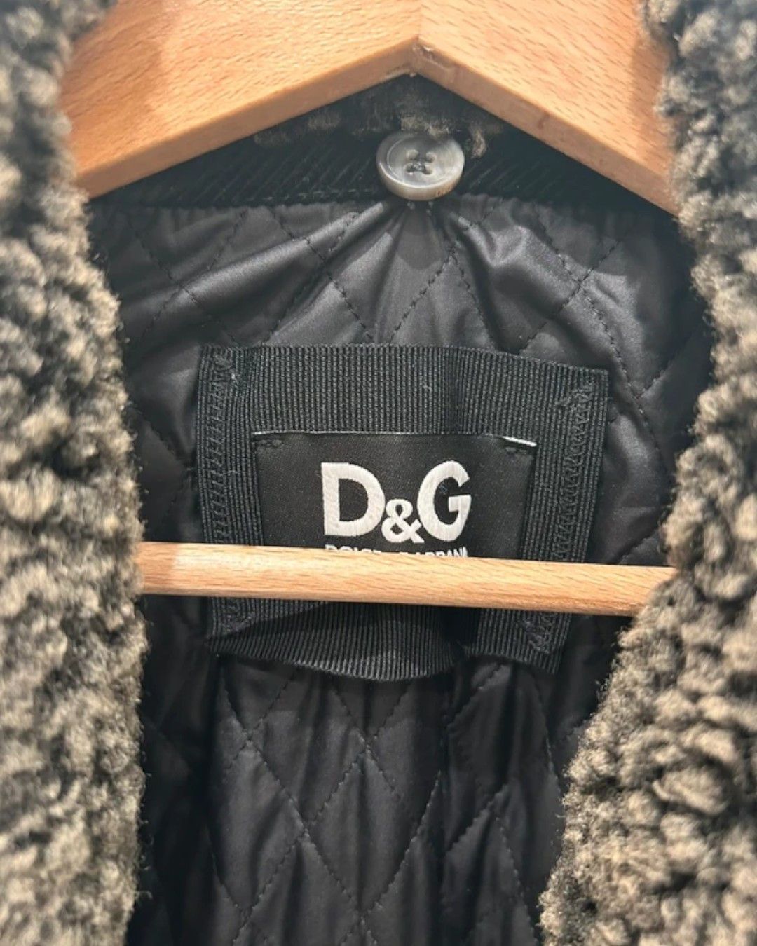 Dolce & Gabbana SHEEP FUR COLLAR HYBRID QUILTED JACKET Size US M / EU 48-50 / 2 - 5 Thumbnail