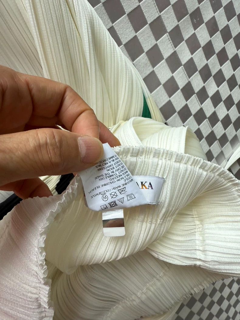 Issey Miyake Issey Miyake size:3 White pleated skirt Size 42" / US 20 - 4 Thumbnail