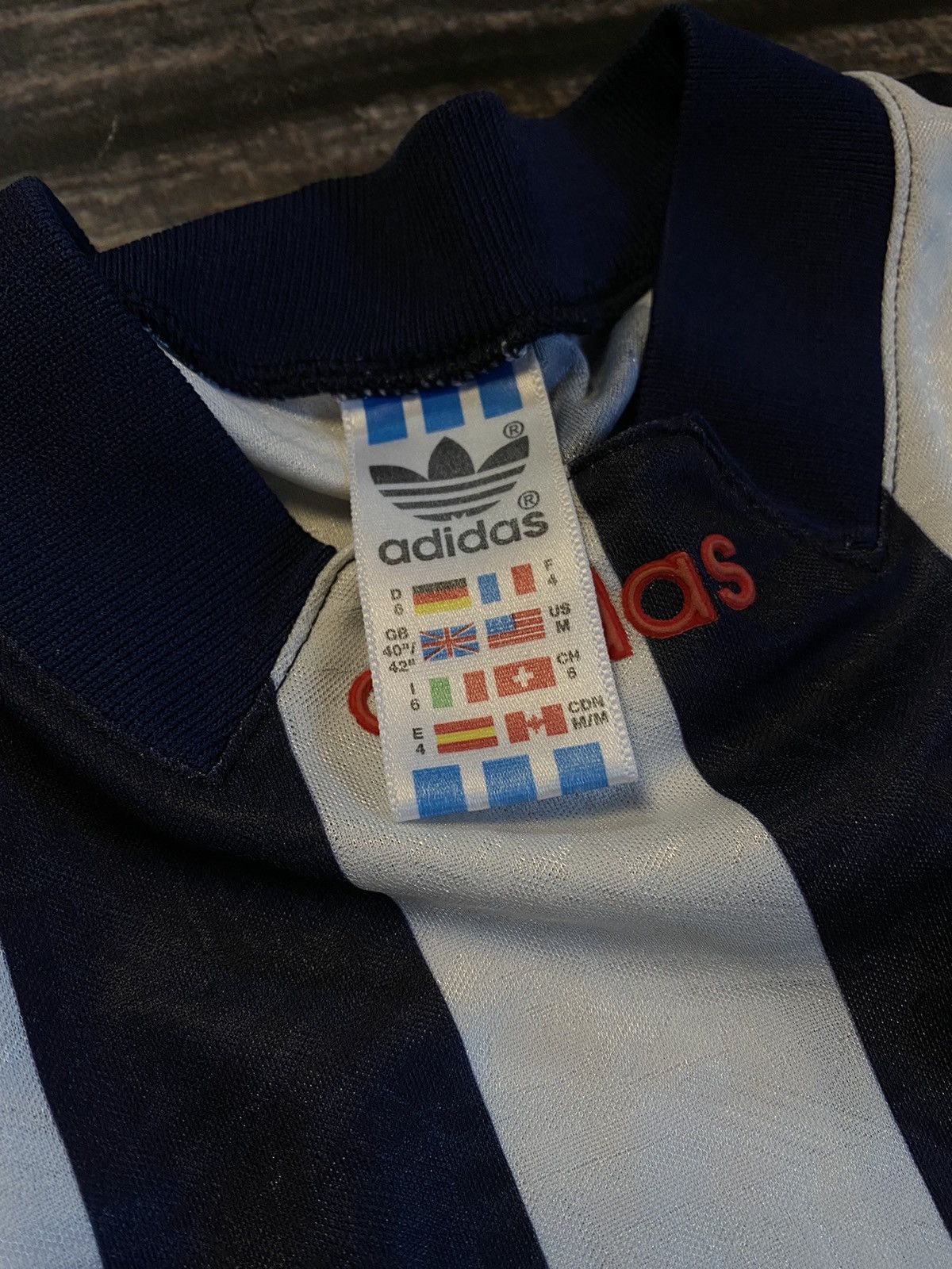 Adidas ADIDAS VINTAGE JERSEY CENTER LOGO Size US L / EU 52-54 / 3 - 4 Thumbnail