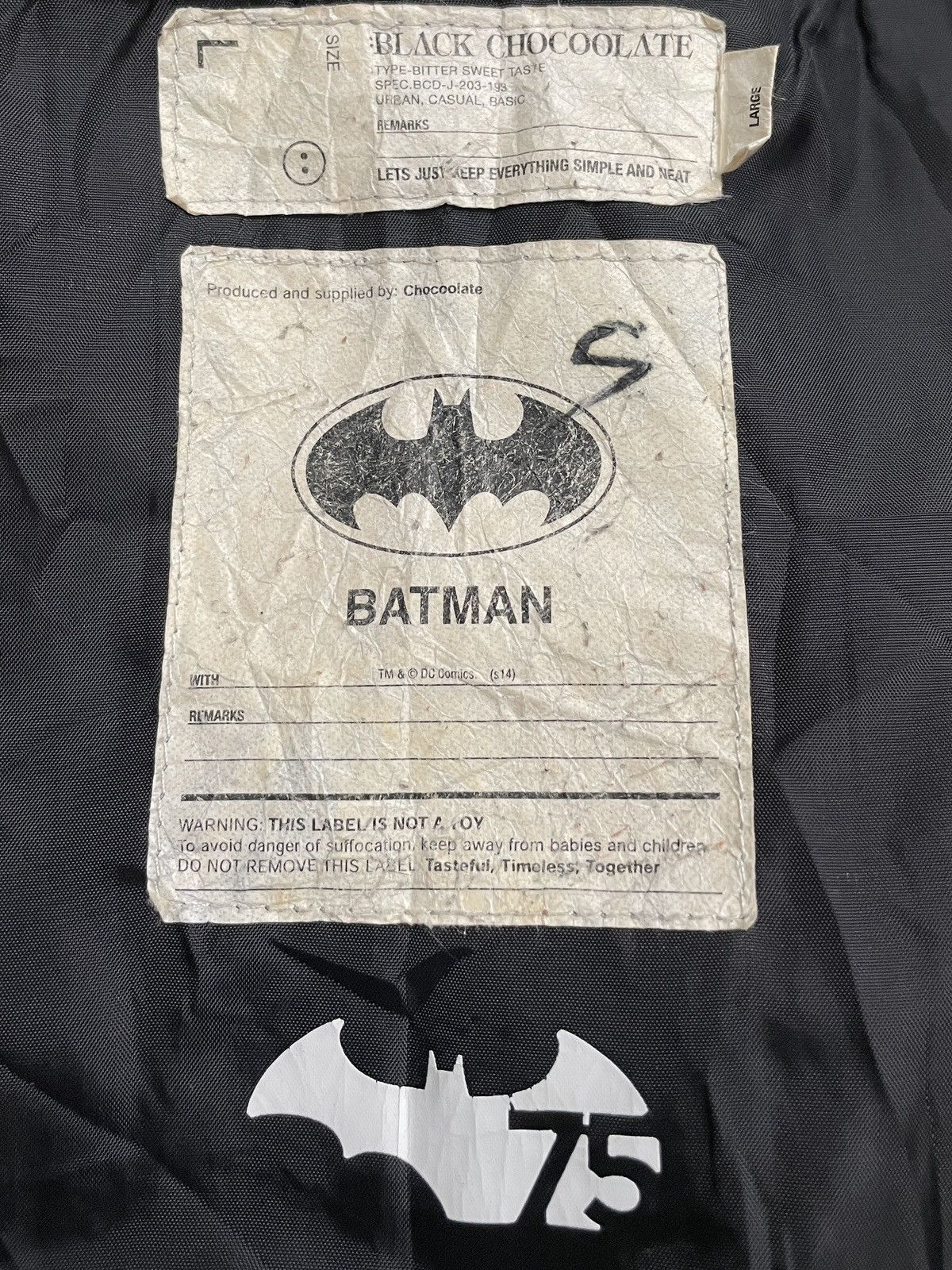 DC Comics Vintage Brand Black Choclate Batman Varsity 2000s Size US L / EU 52-54 / 3 - 10 Thumbnail
